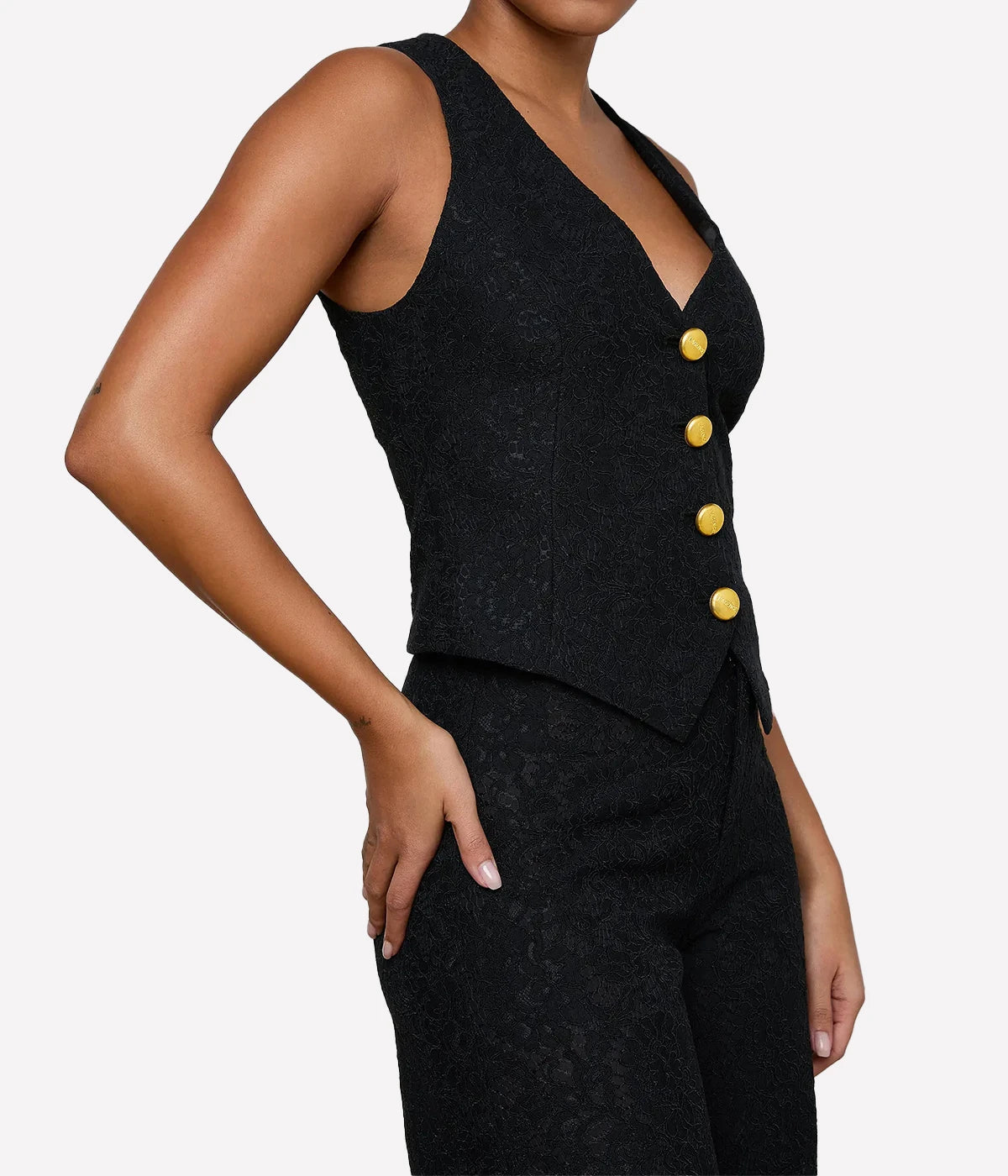Kino Bonded Lace Vest In Black