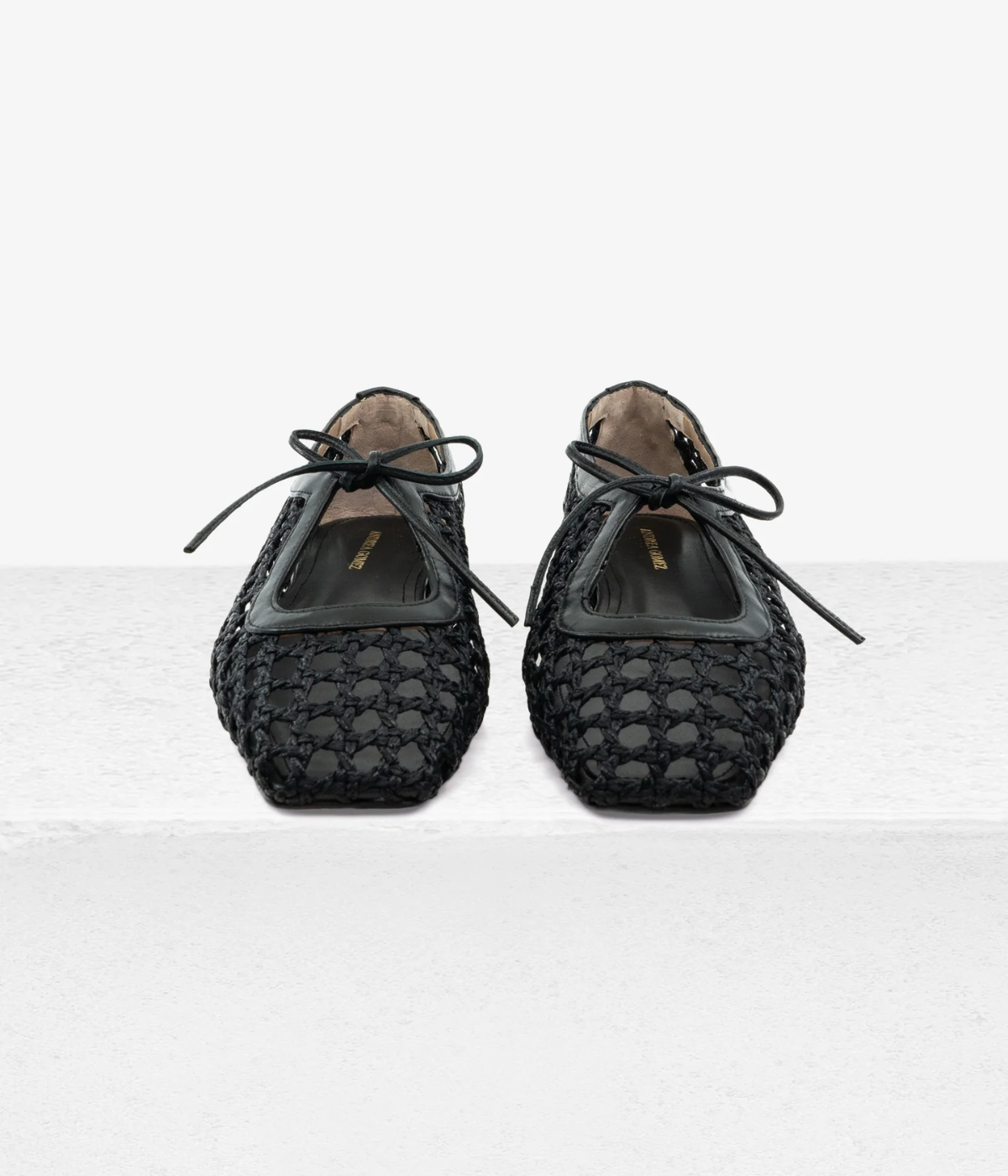 Amelia Flat in Black