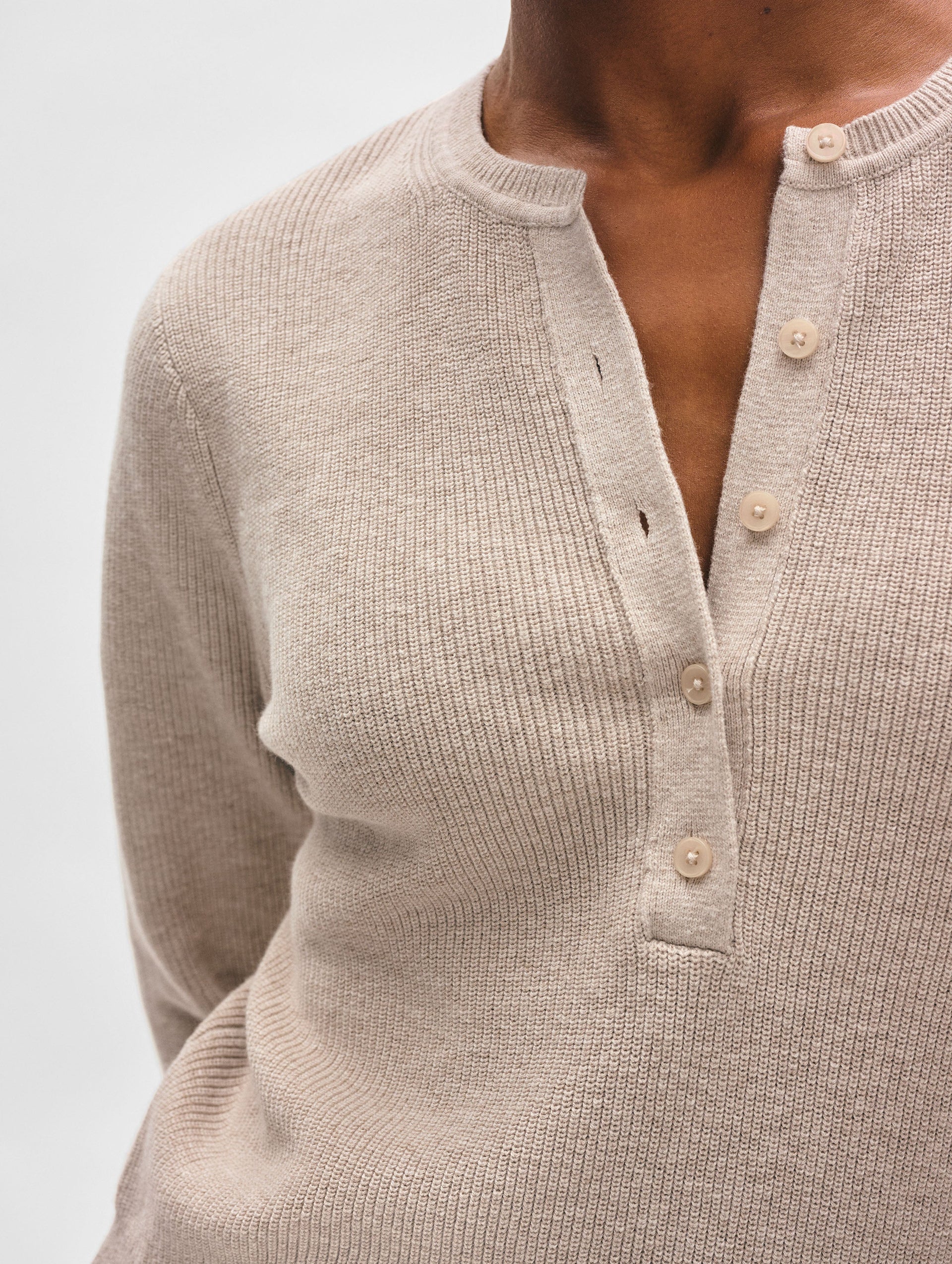 Fine Ribbed Henley in Flax