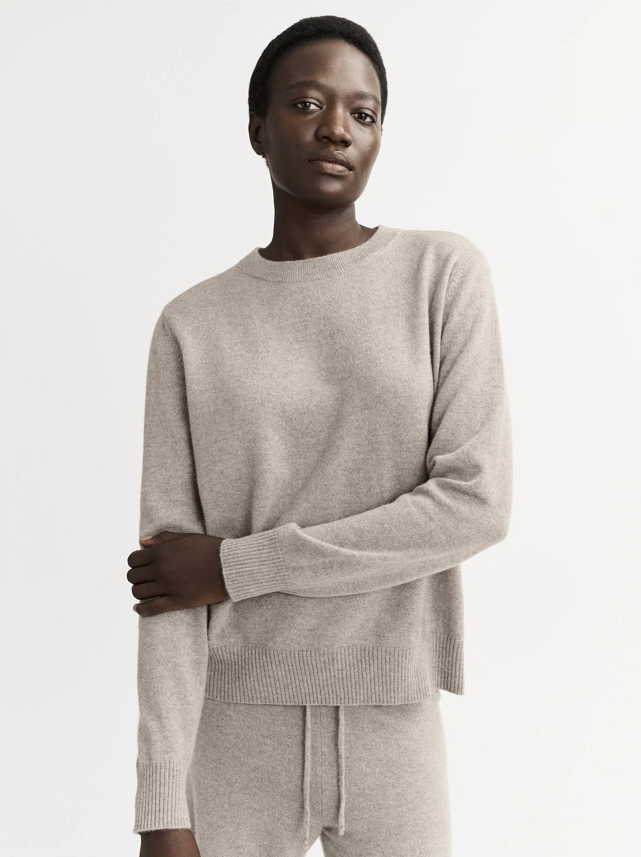 Cashmere Round Neck in Greige
