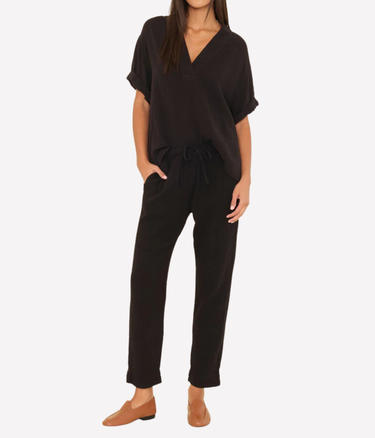 Jordyn Pant in BLACK