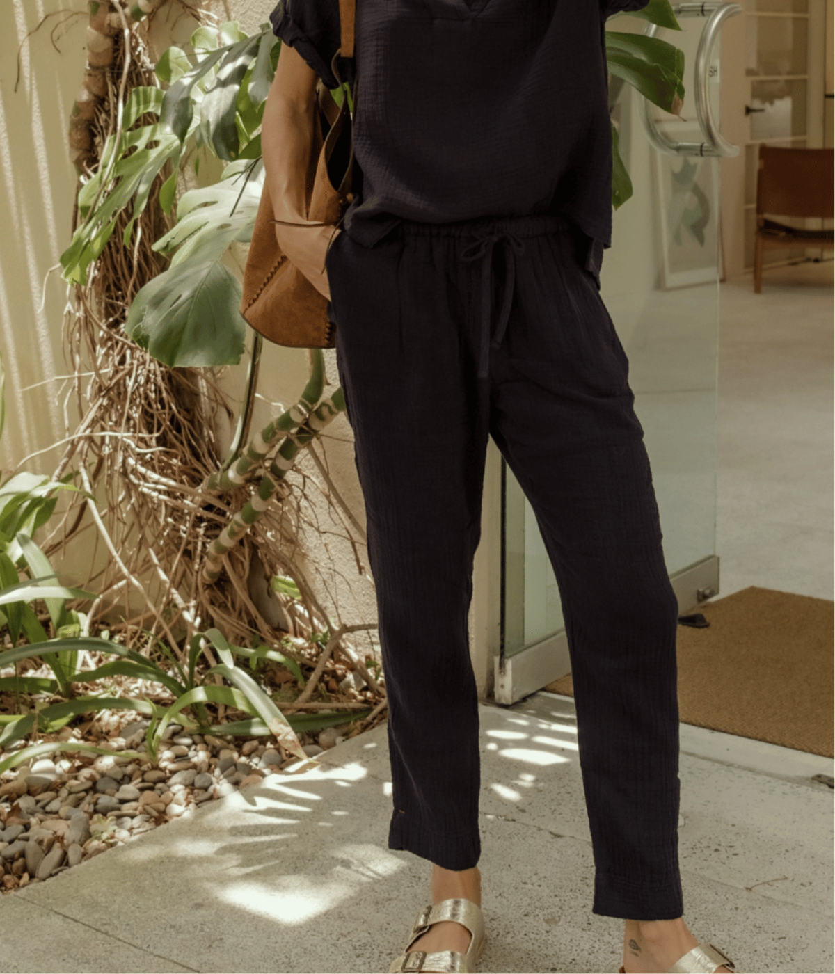 Jordyn Pant in BLACK