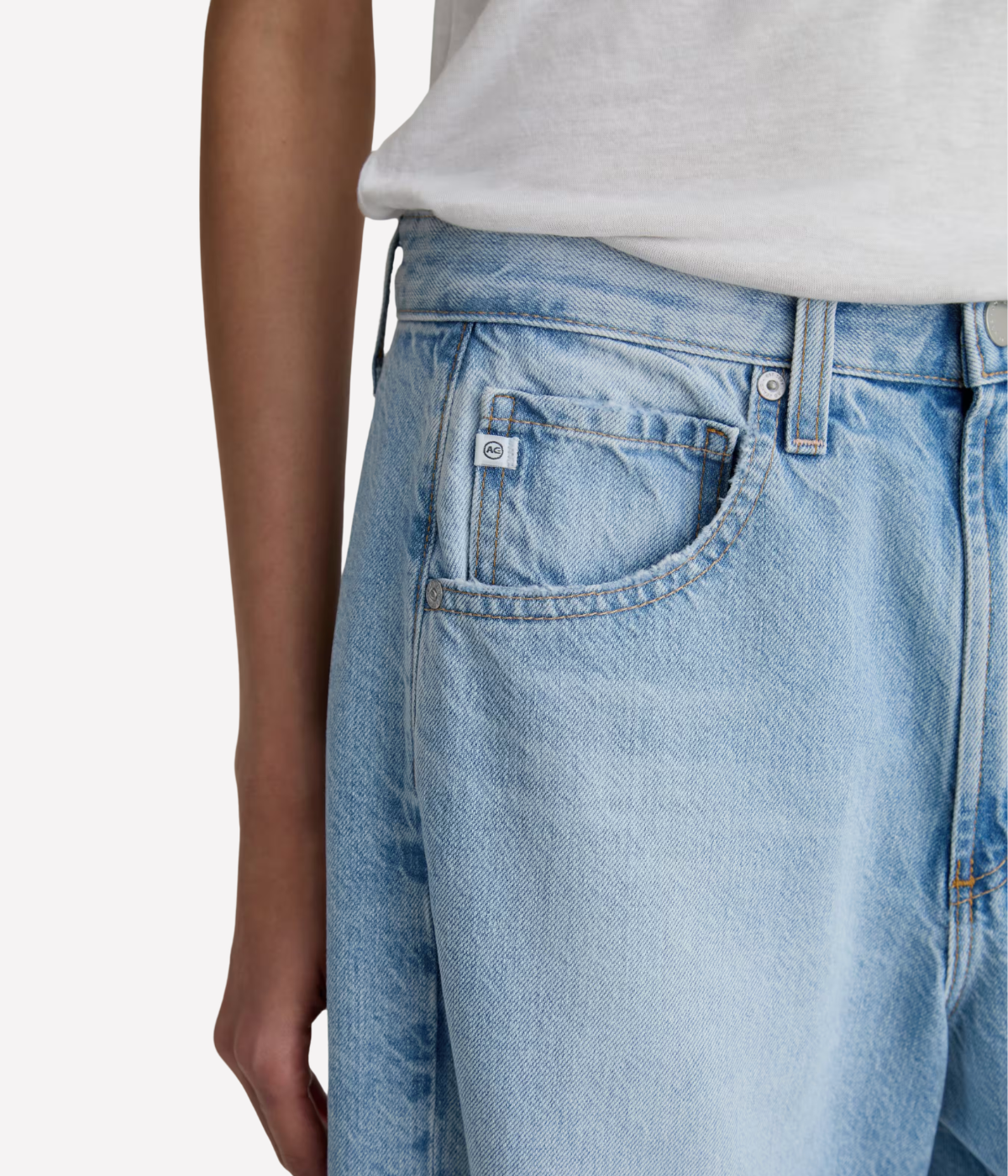 Hattie Crop IN Gesture