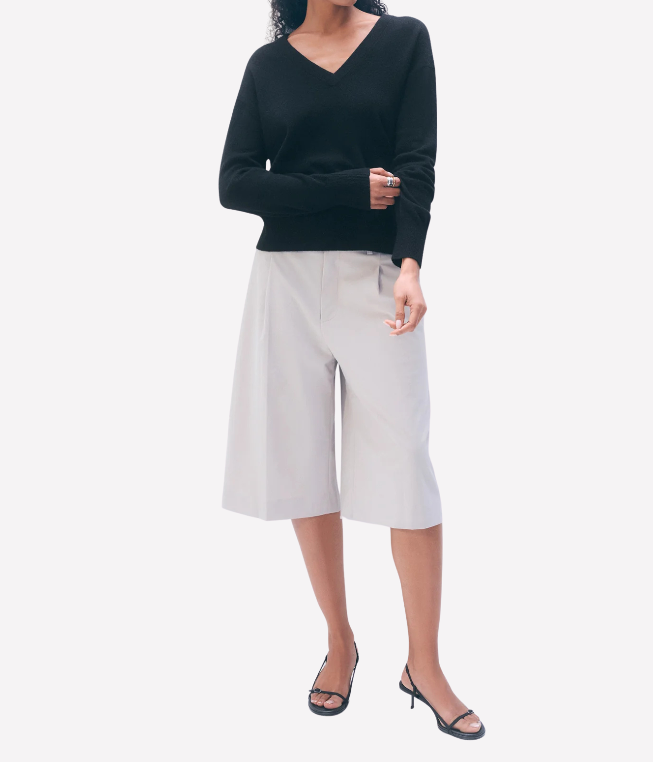 Cashmere V Neck in Black