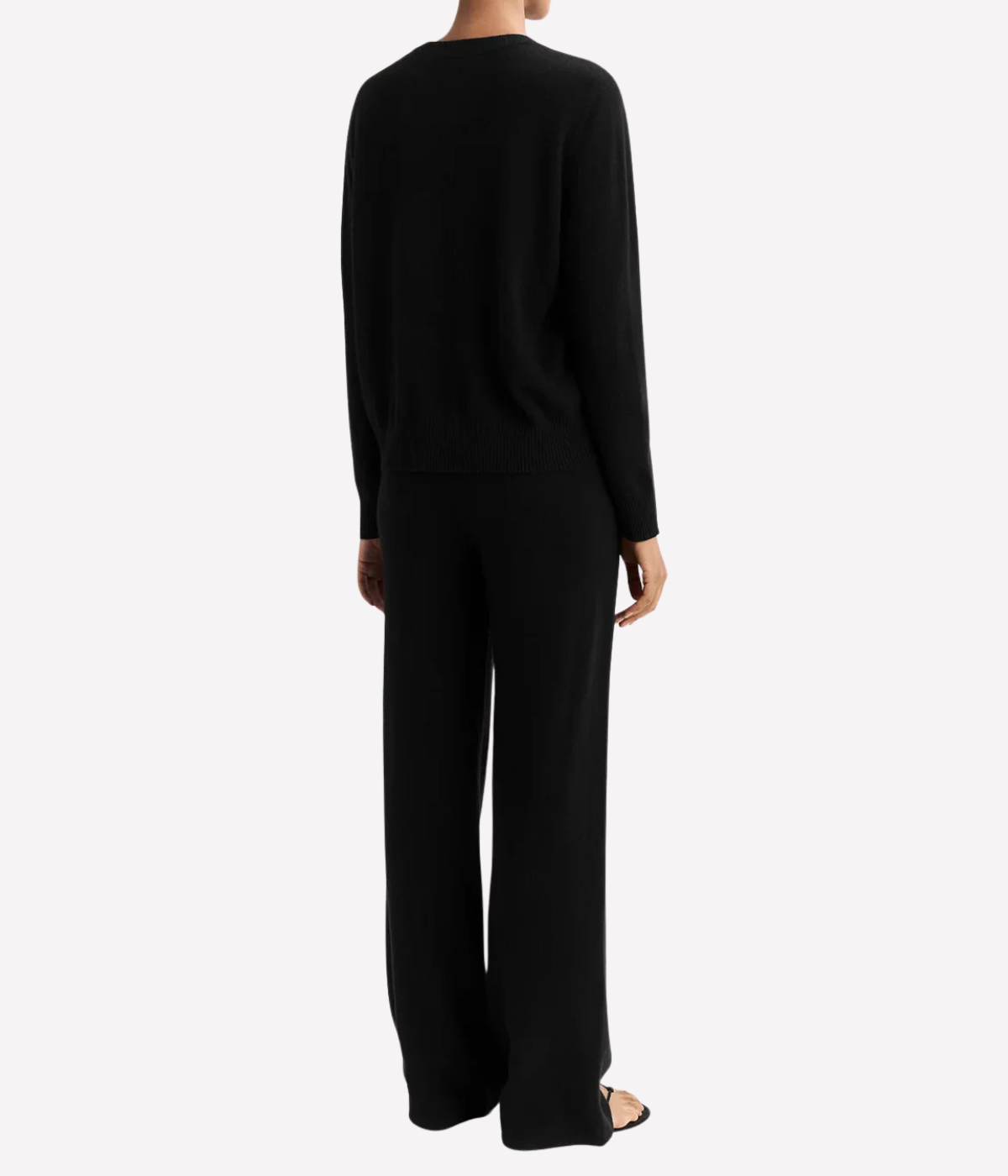 Cashmere Round Neck in Black