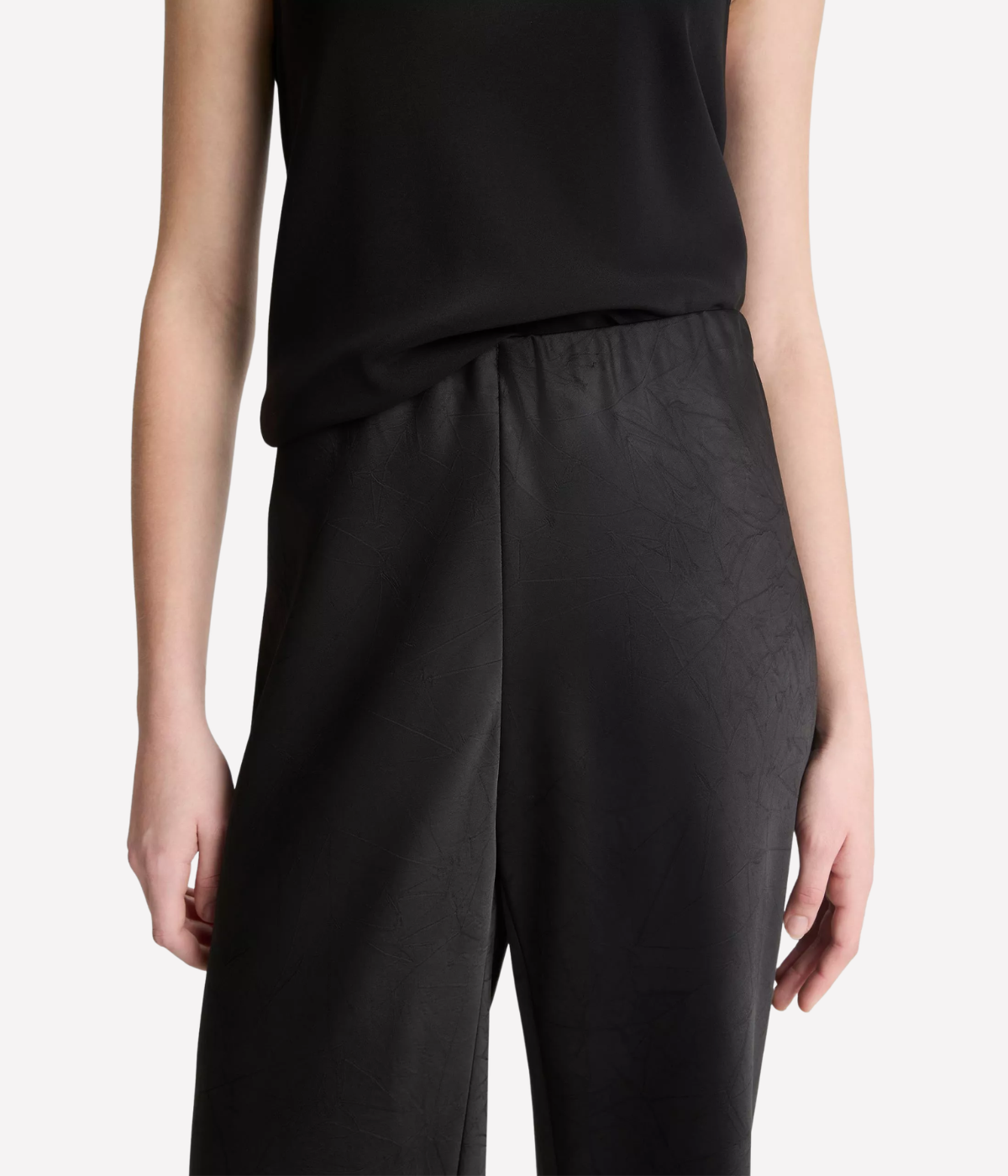 Fluid Bias Pant in Black