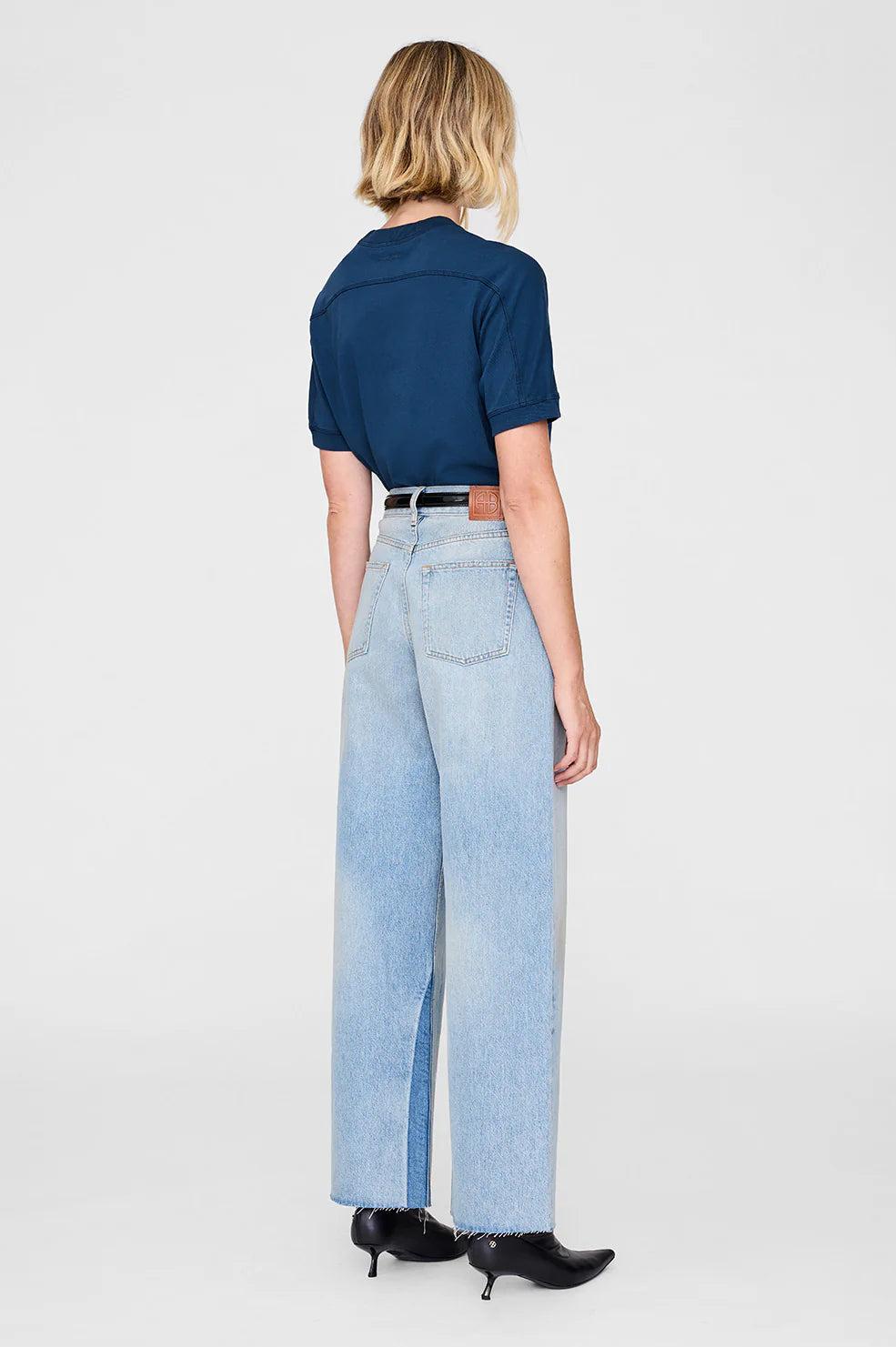 Jaylin Paris Tee in Dark Blue