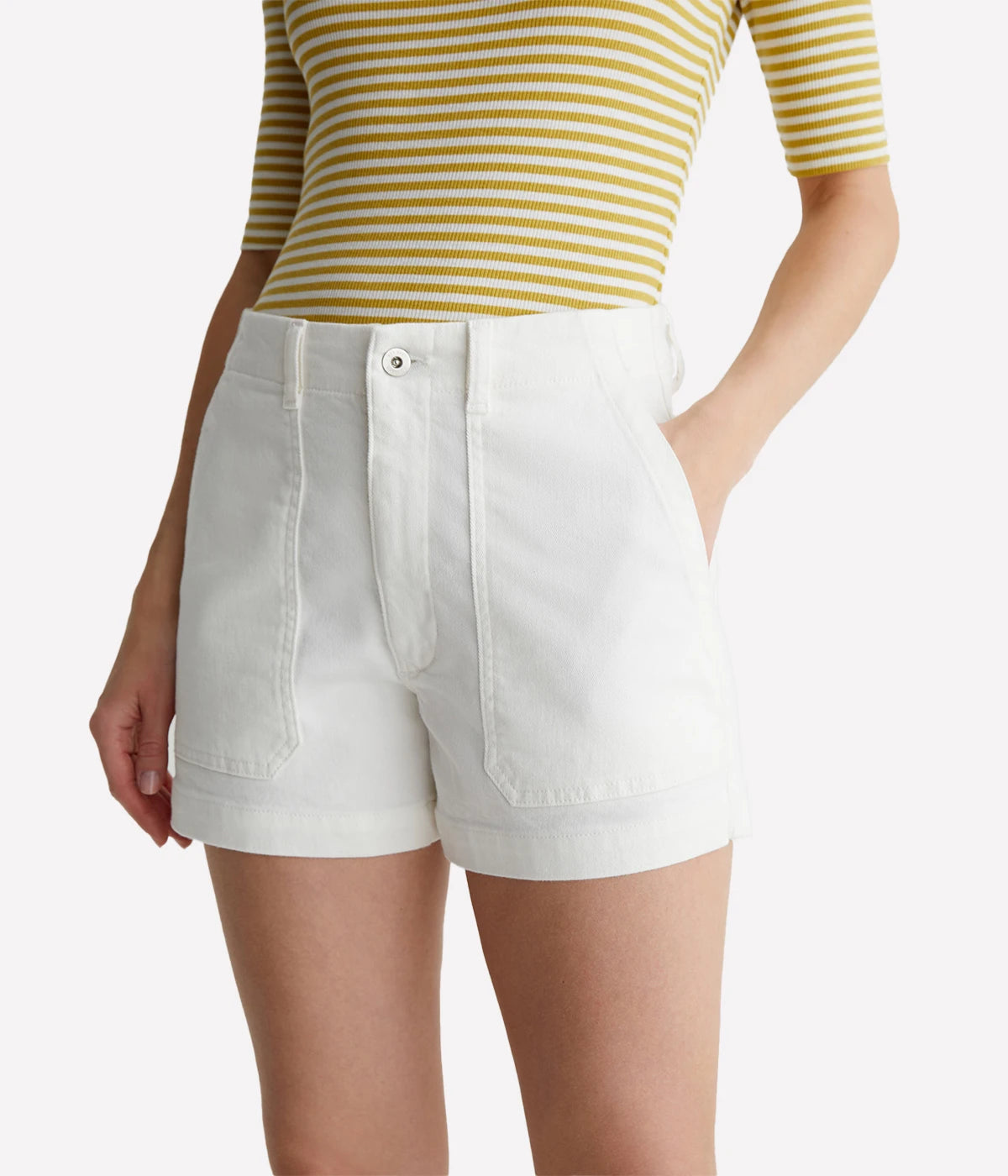 Analeigh Short in Powder