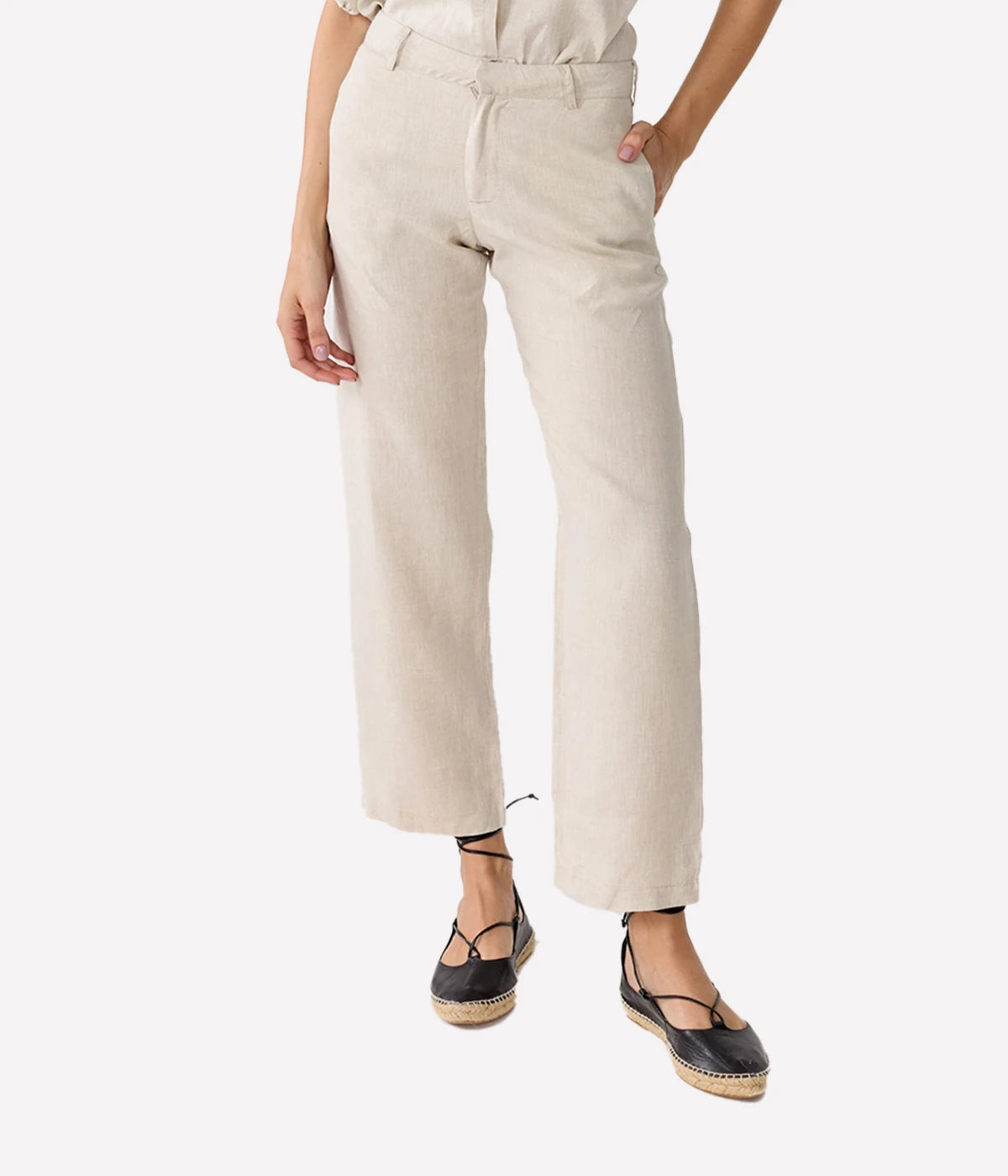 Introducing the Astro Linen Pants—a perfect blend of fun and classic style that every wardrobe needs. These versatile pants feature a comfortable mid-rise design and straight legs, ensuring a flattering fit for a variety of body types. Crafted from 100% natural linen, they offer breathability and comfort, making them ideal for warm weather or casual outings. With convenient side and back pockets, these pants combine practicality with style.
Product Details:
Mid Rise: Provides a comfortable fit that sits j