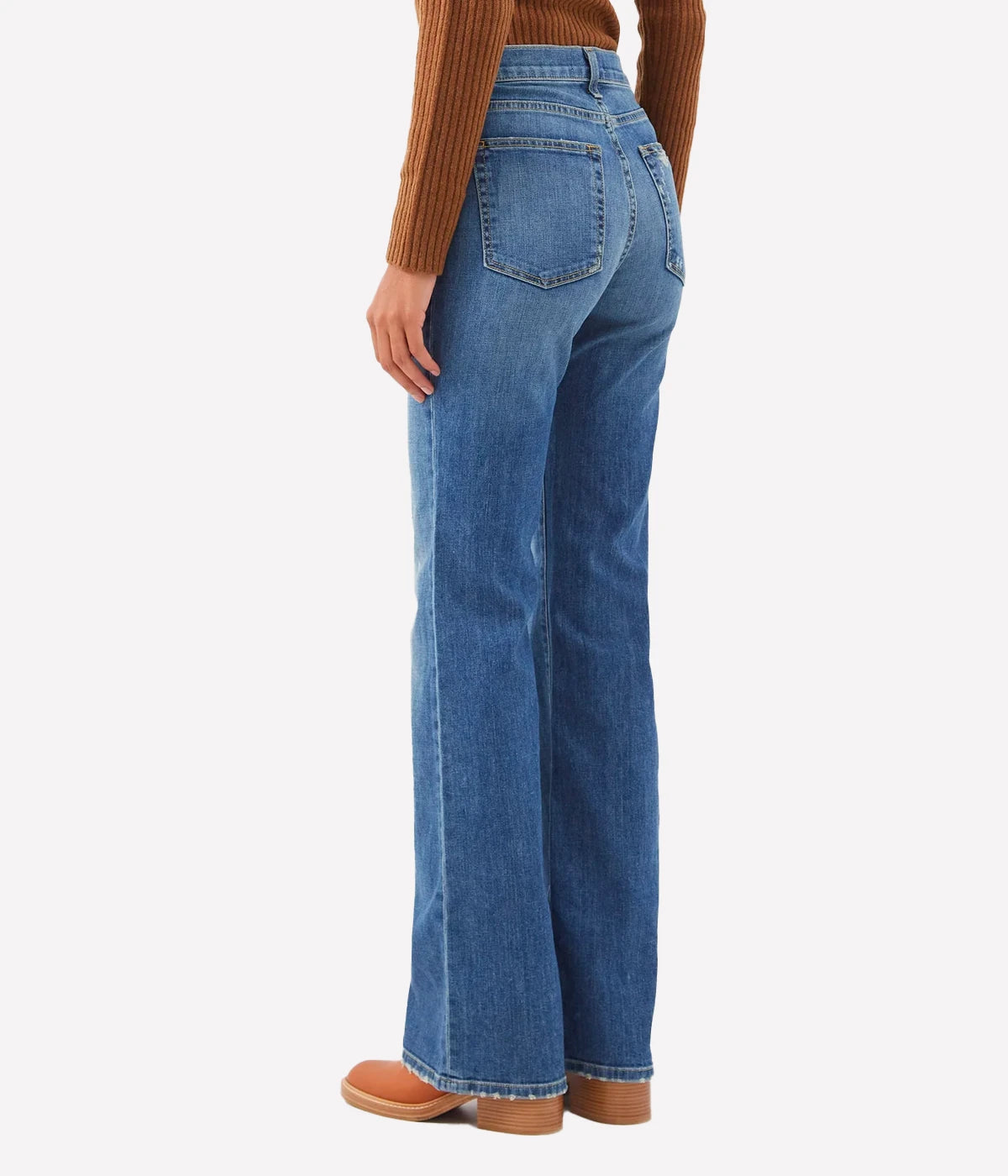Boot Cut Jean in Classic & Wash