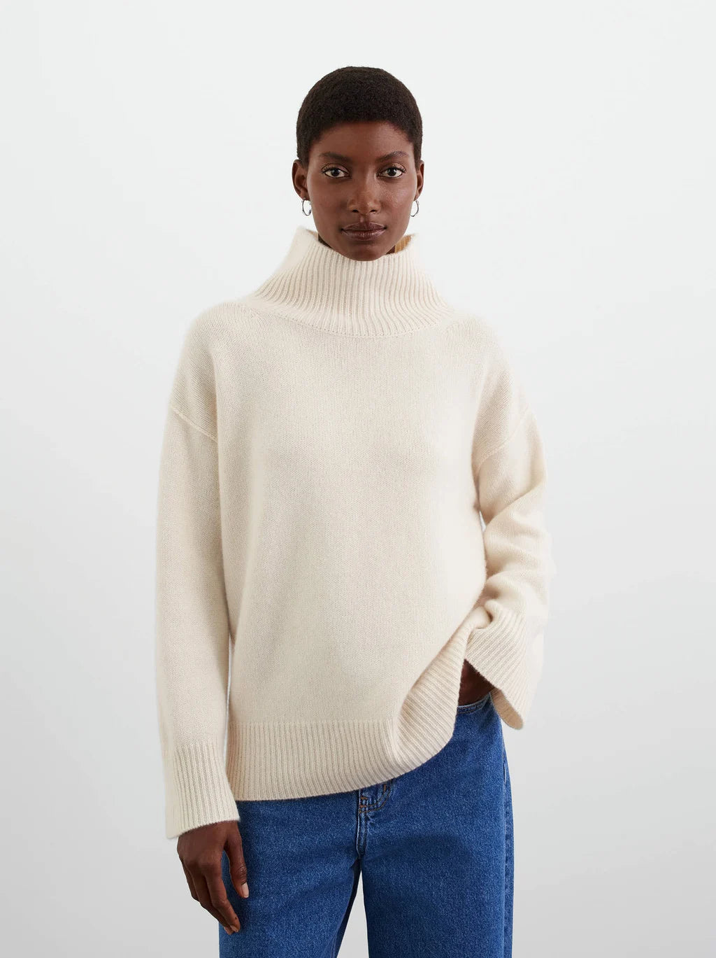 Boyfriend Turtle Neck in Feather White
