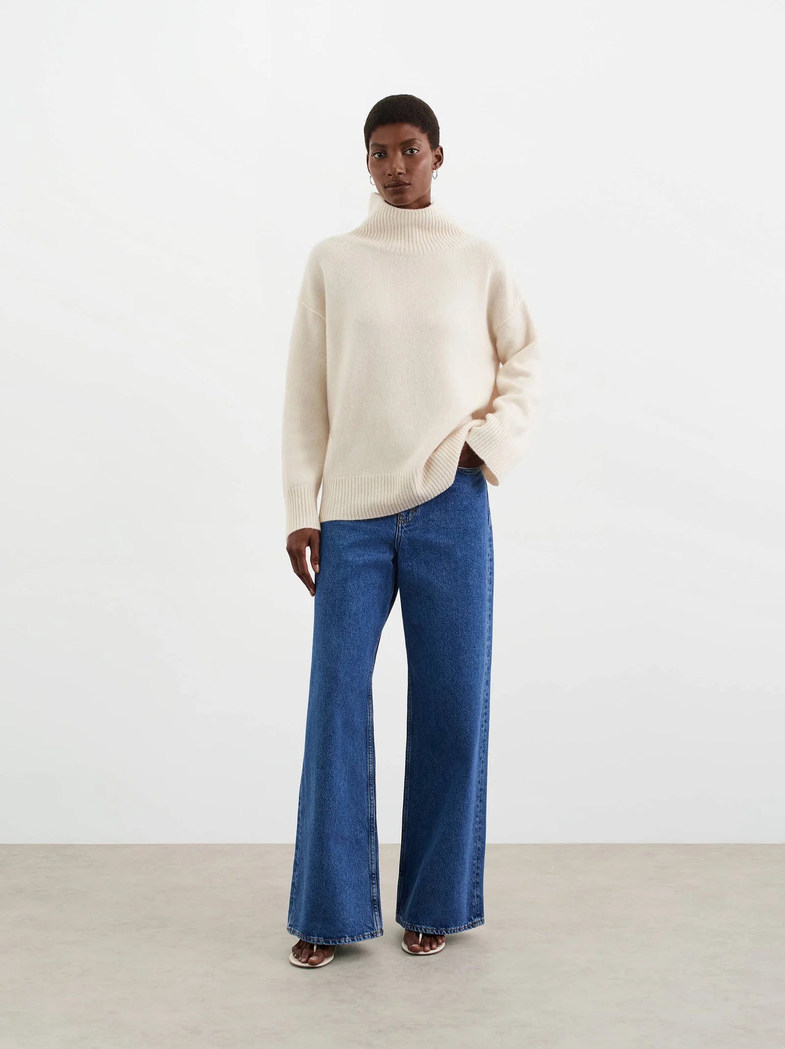 Boyfriend Turtle Neck in Feather White