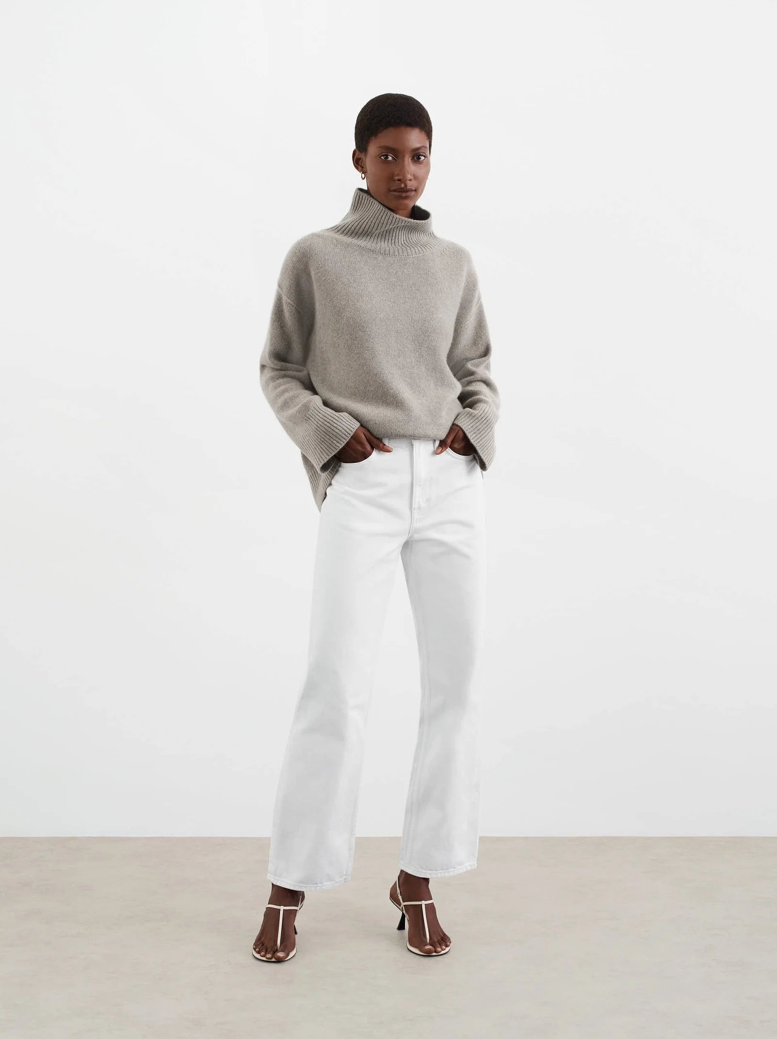 Boyfriend Turtle Neck in Greige