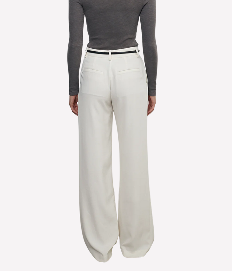Mid-rise crepe trousers with a wide-leg silhouette, soft pleats, and functional pockets for a polished yet effortless look.
