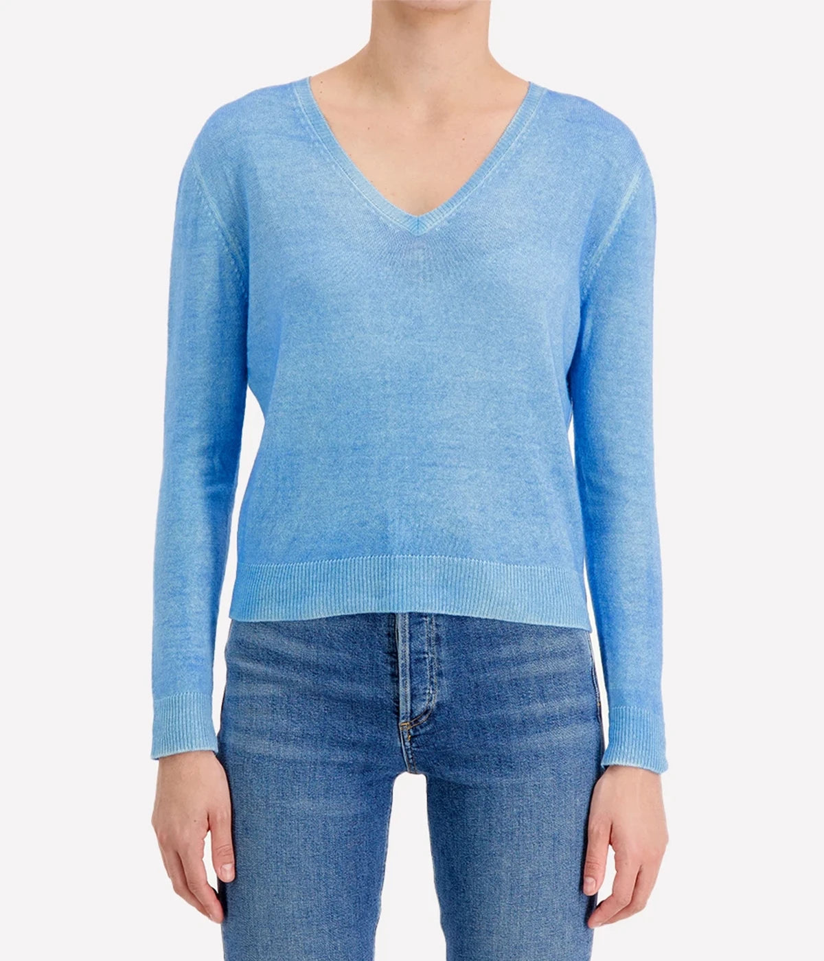 Light Cashmere Fitted V Neck Pullover in Gianduia