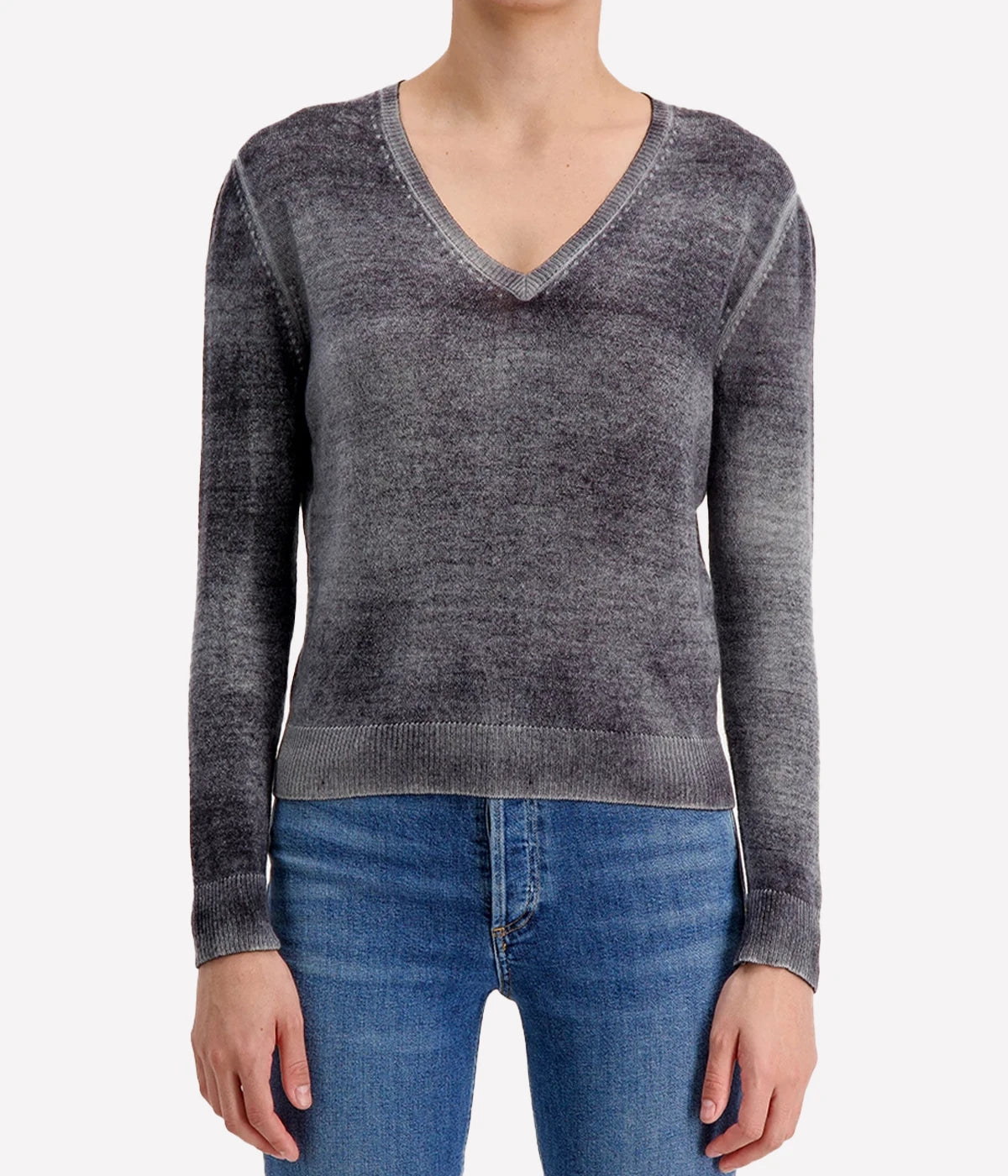 Light Cashmere Fitted V Neck Pullover in Huskey