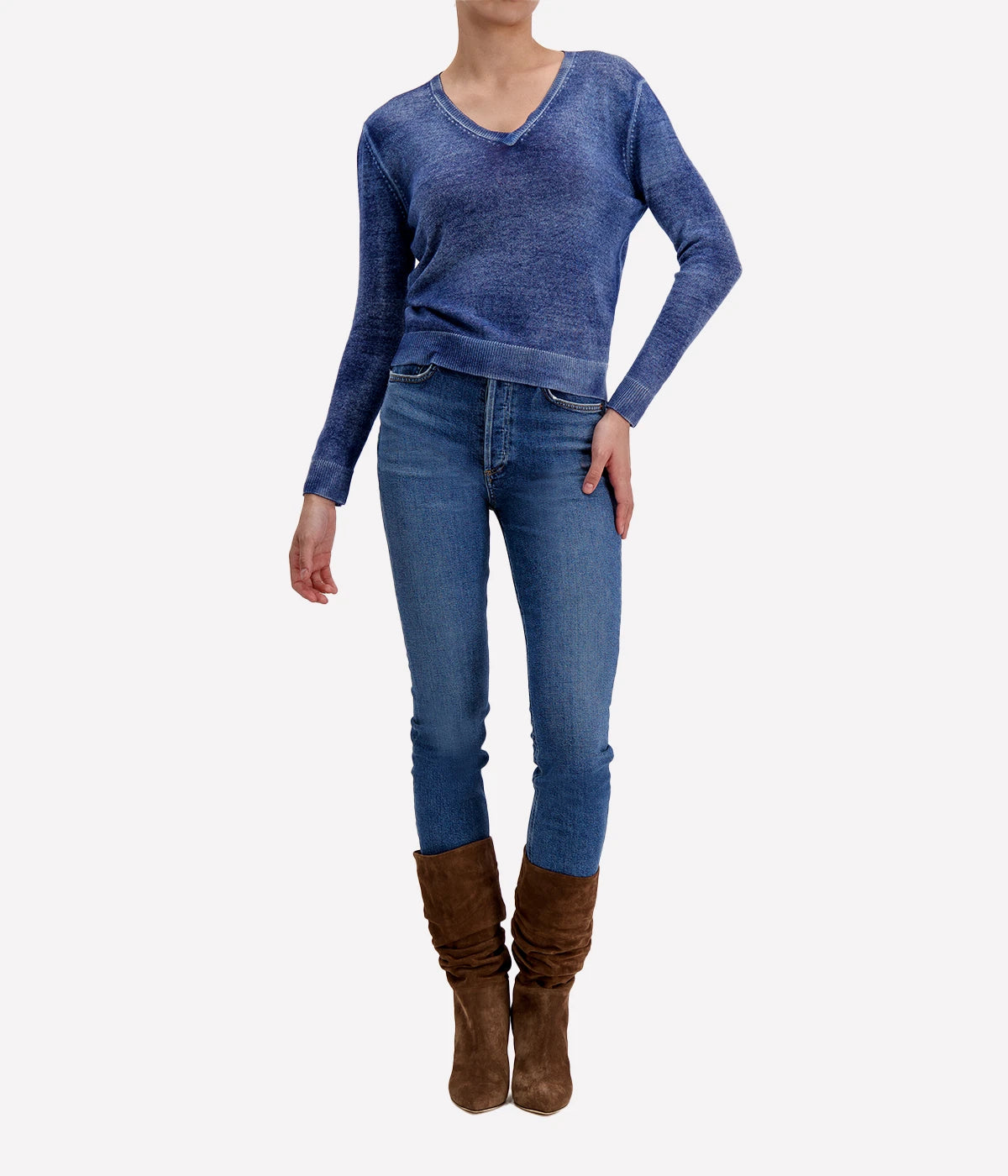 *FINAL SALE* Light Cashmere Fitted V Neck Pullover in Midnight