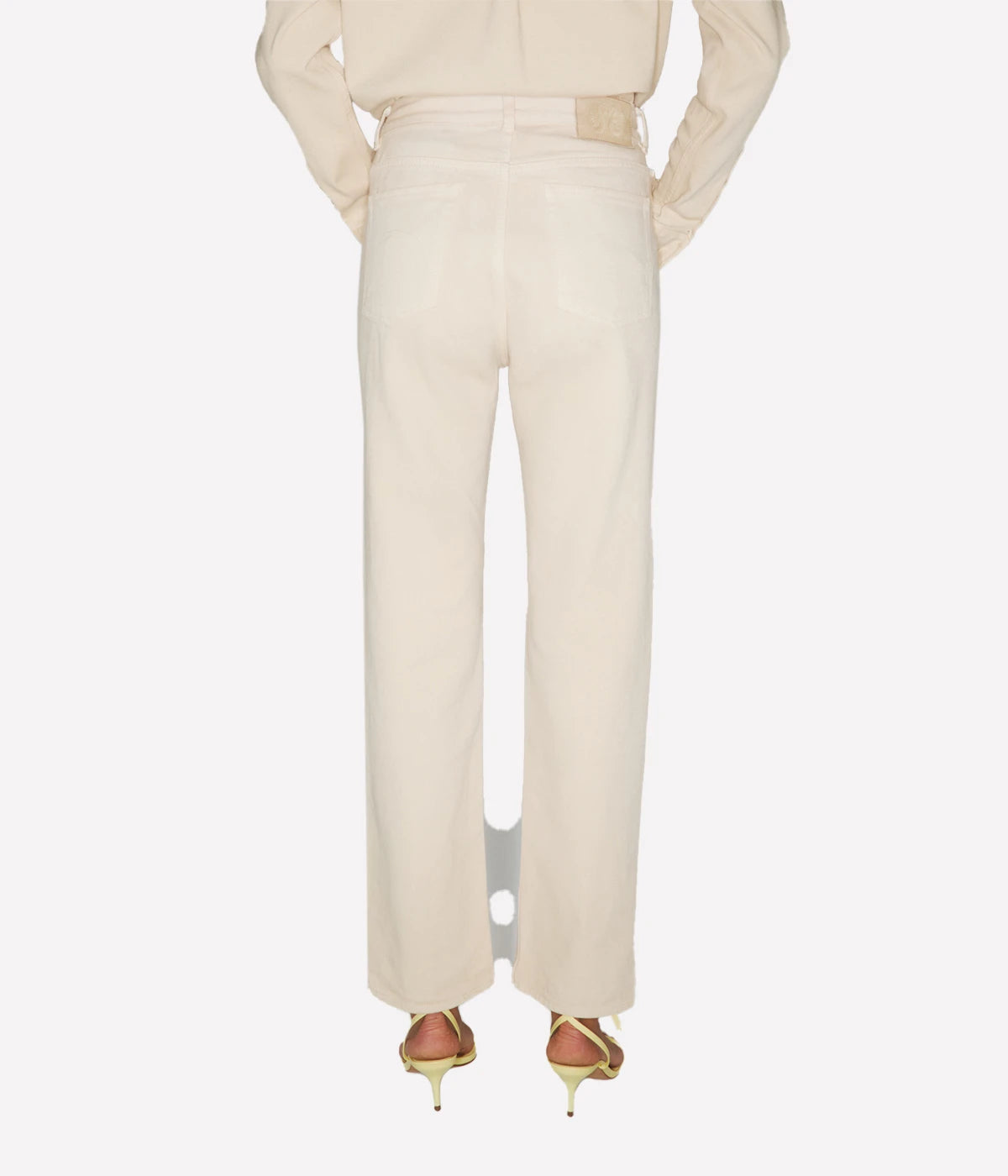 Nariida Paso Jean in Almond