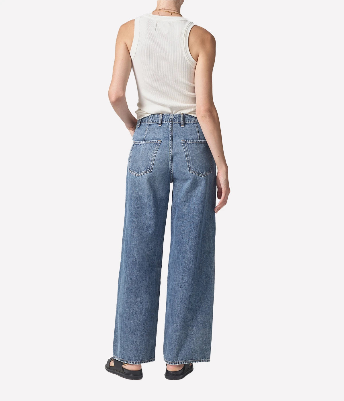 High-waisted wide-leg utility trousers in 100% regenerative cotton with a zip fly and a modern, voluminous fit.