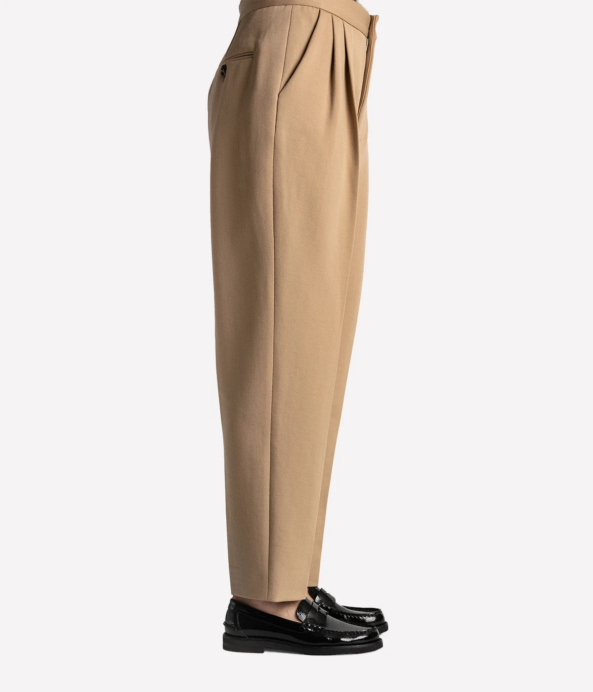 Sabela in Black Nappa