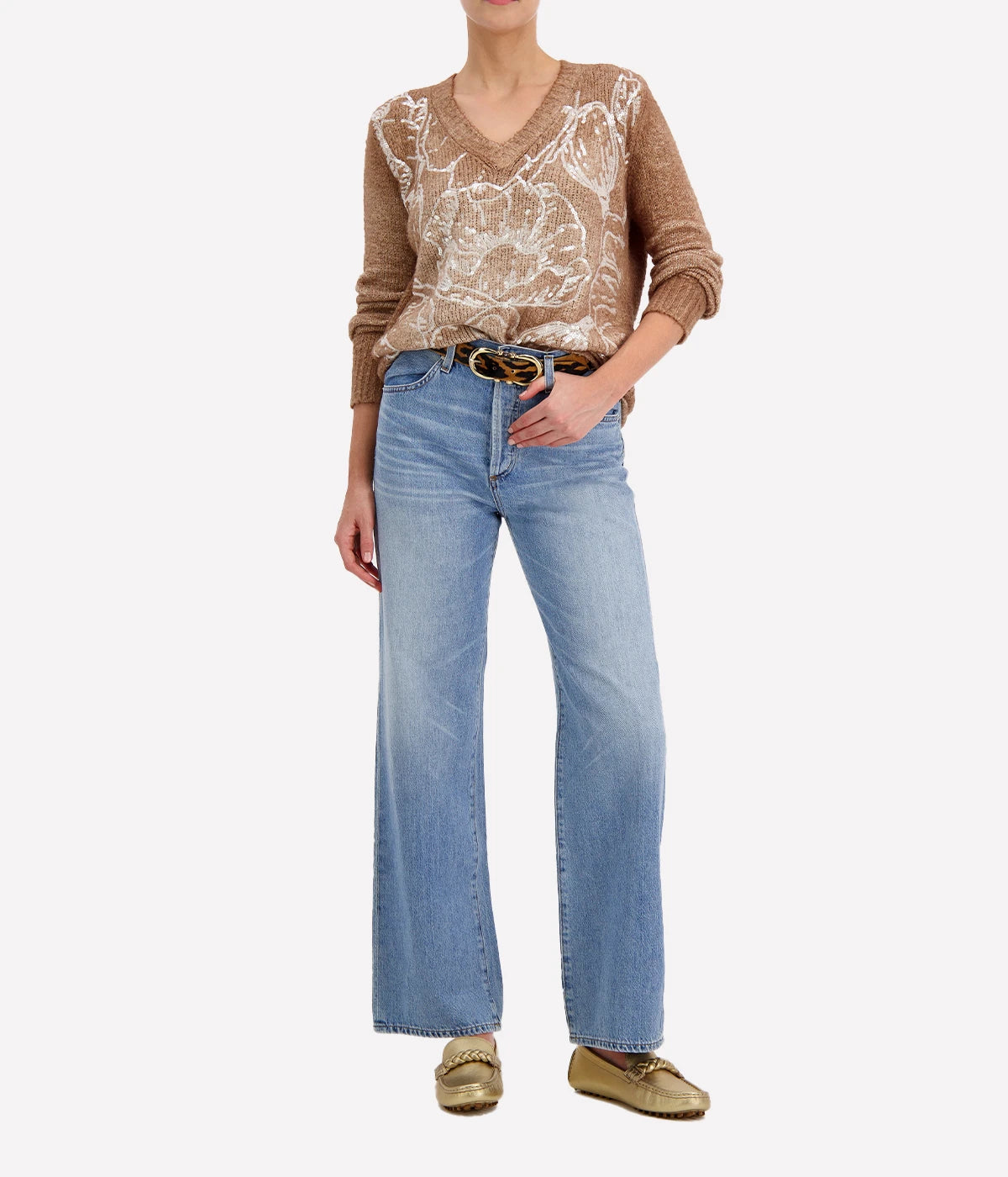 *FINAL SALE* V Neck Brushed Sequin Pullover in Sughero