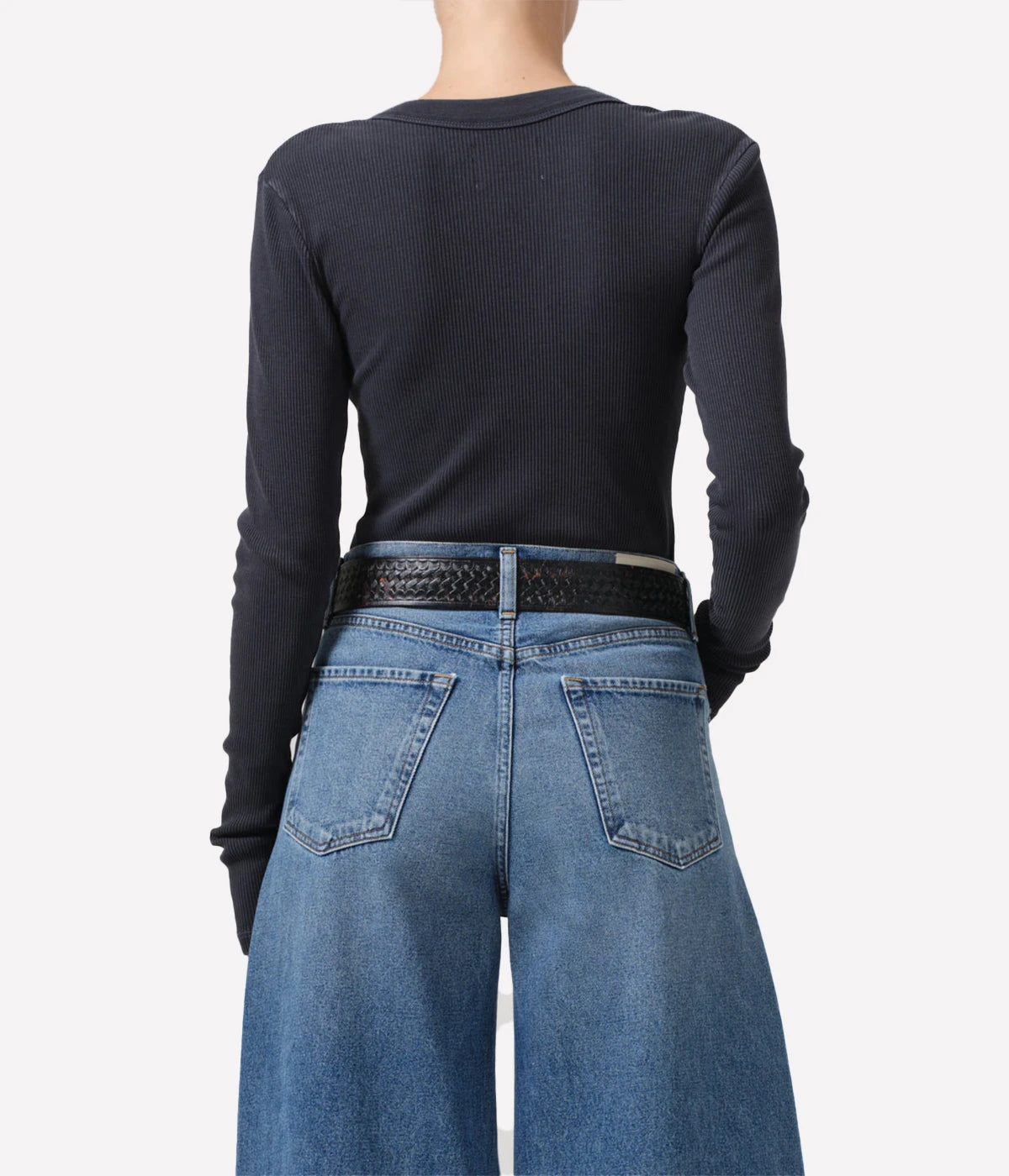 Varra Henley in Mineral