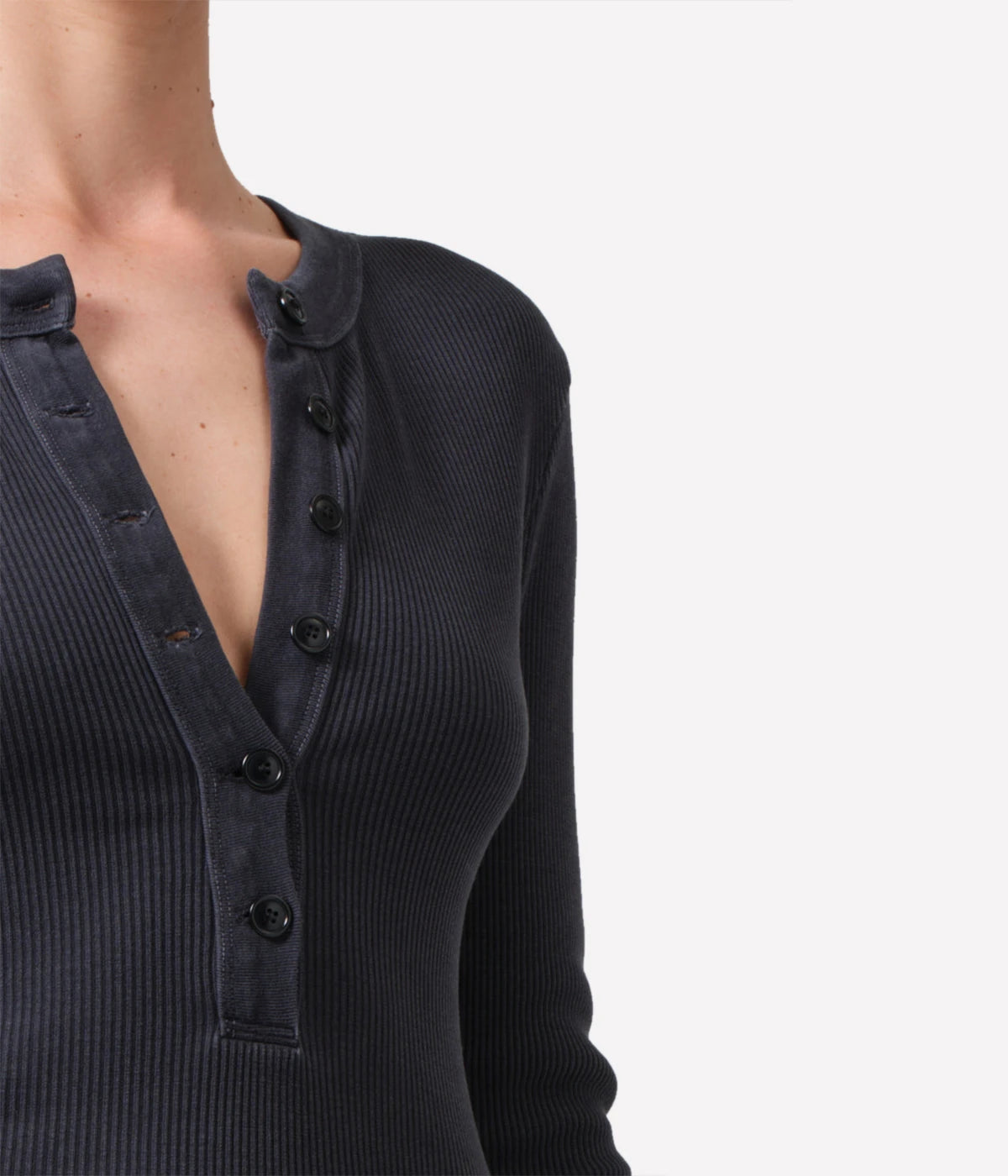 Varra Henley in Mineral