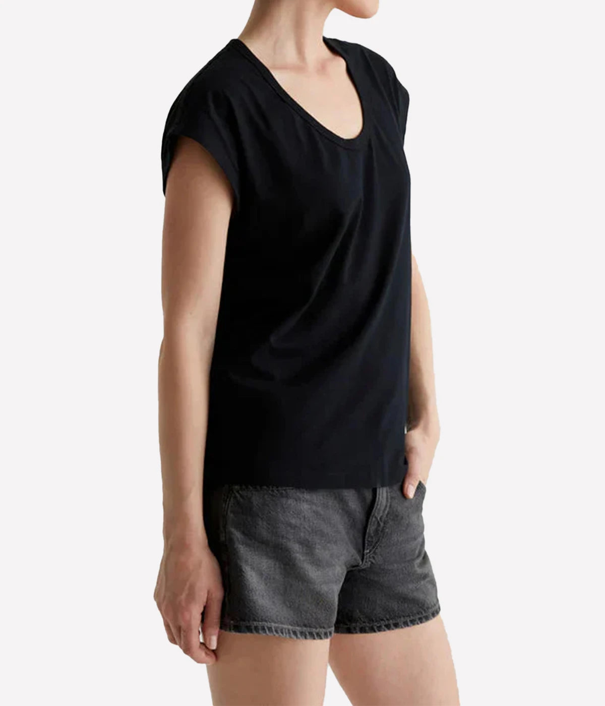 Vintage Willa Scoop Tee in True Black