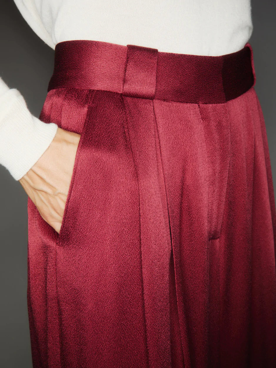 Novalis Husi Pant in Rust