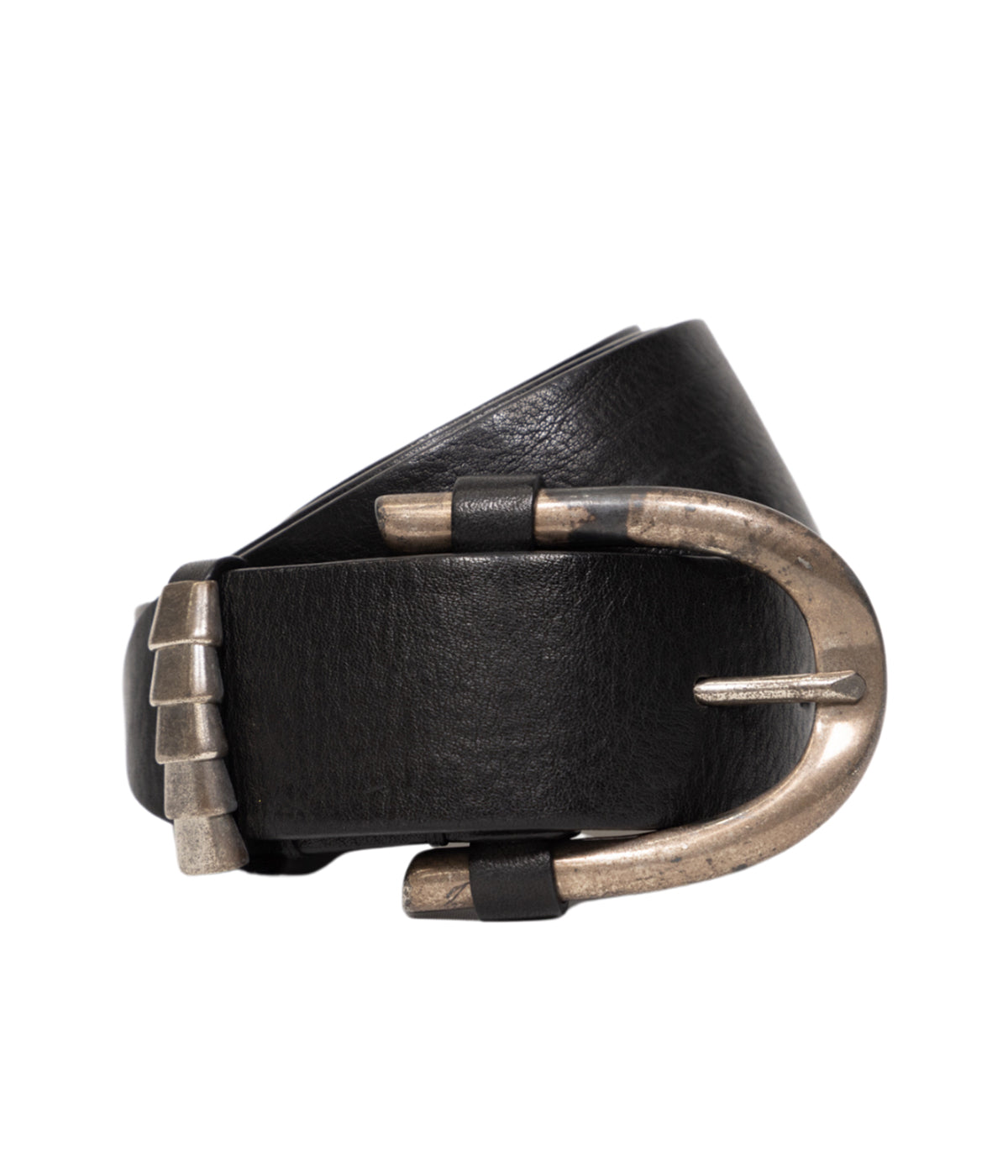 Mustang Belt from Post & Co in classic black leather, featuring a simple, timeless design, perfect for pairing with denim or layering over blazers.