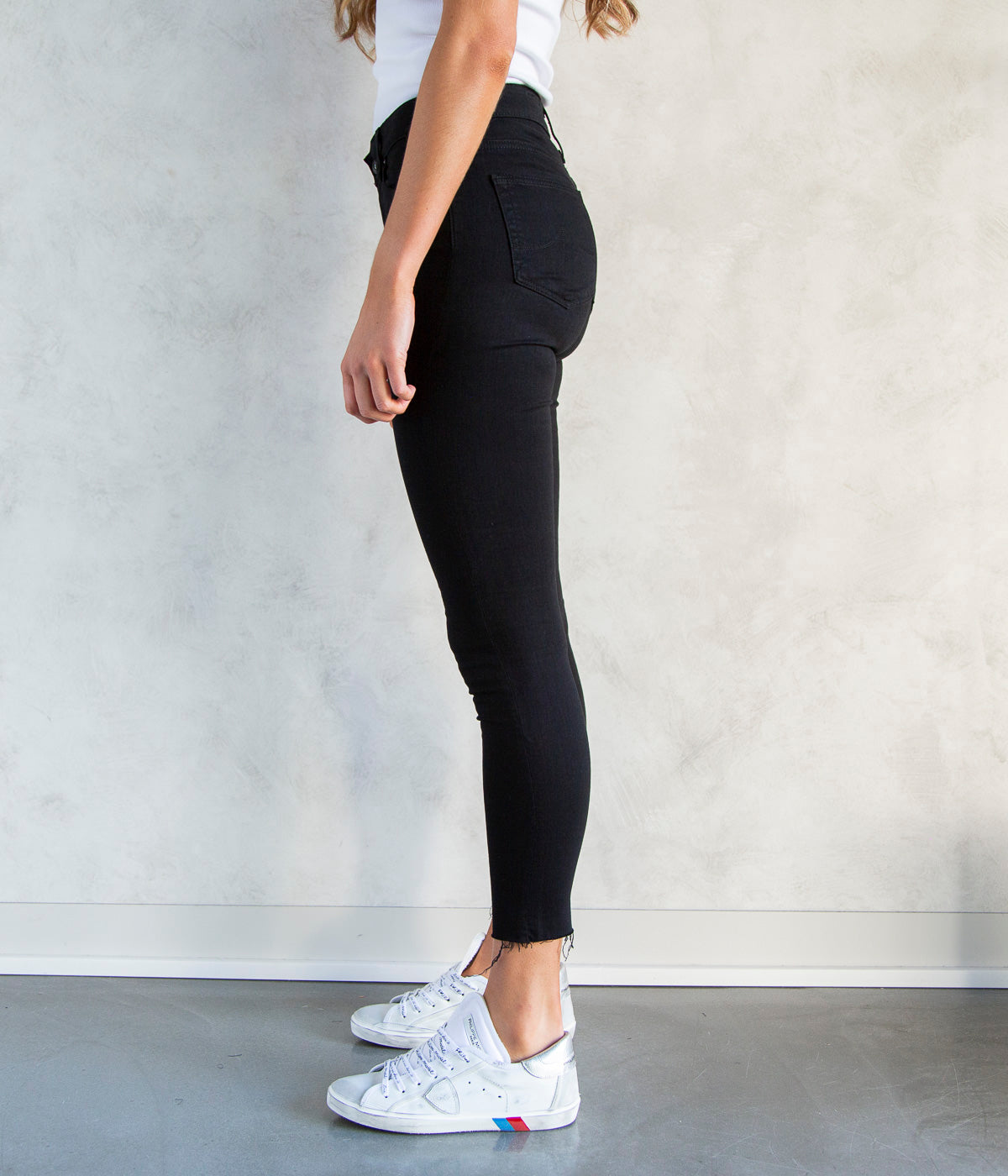 The Farrah Skinny Ankle Jean in Black Ink