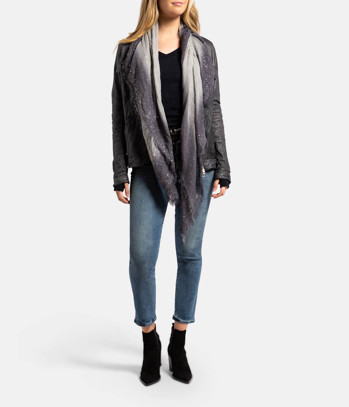 Cashmere V Neck Fitted Long Sleeve Top in Navy