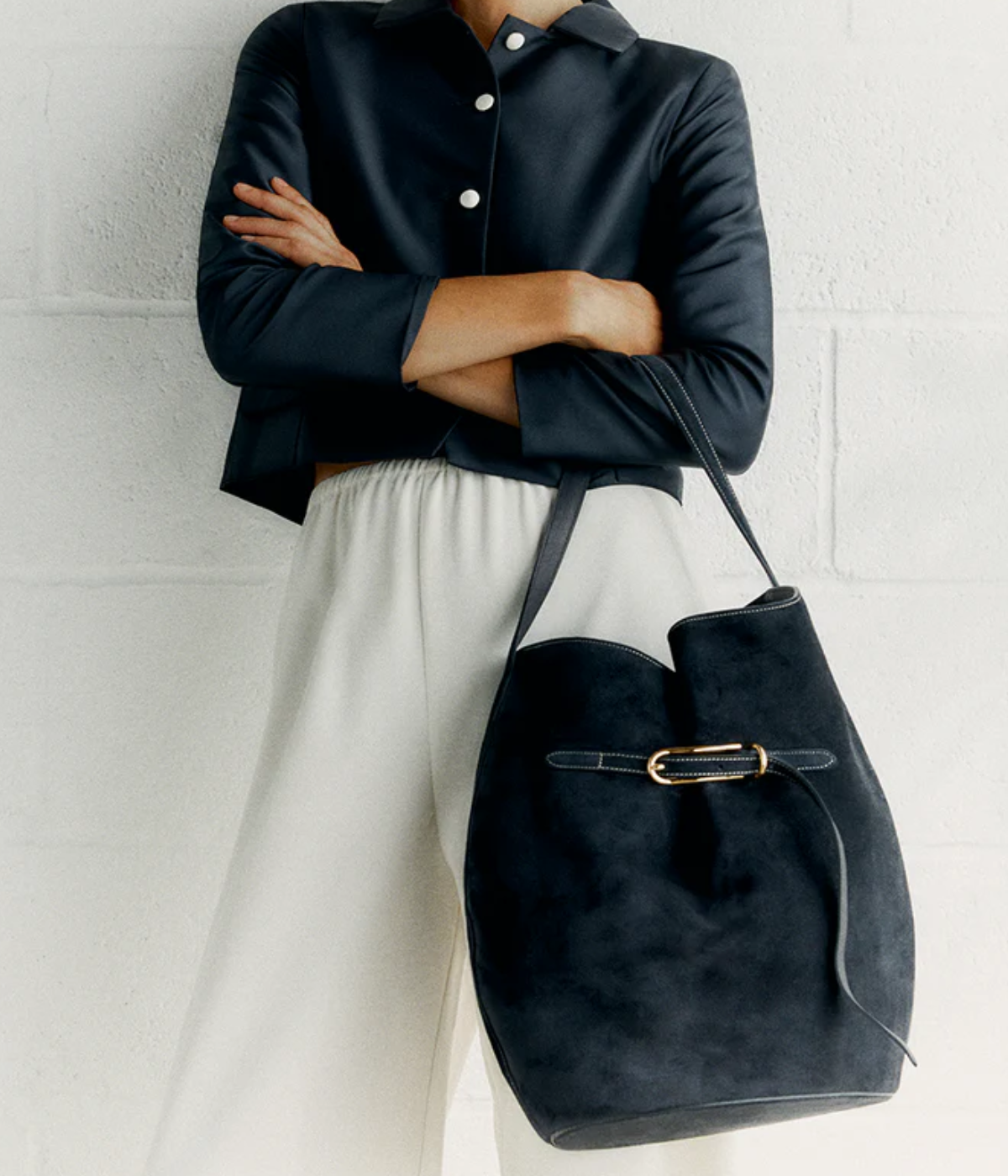 Belted Bucket Bag Large in black suede