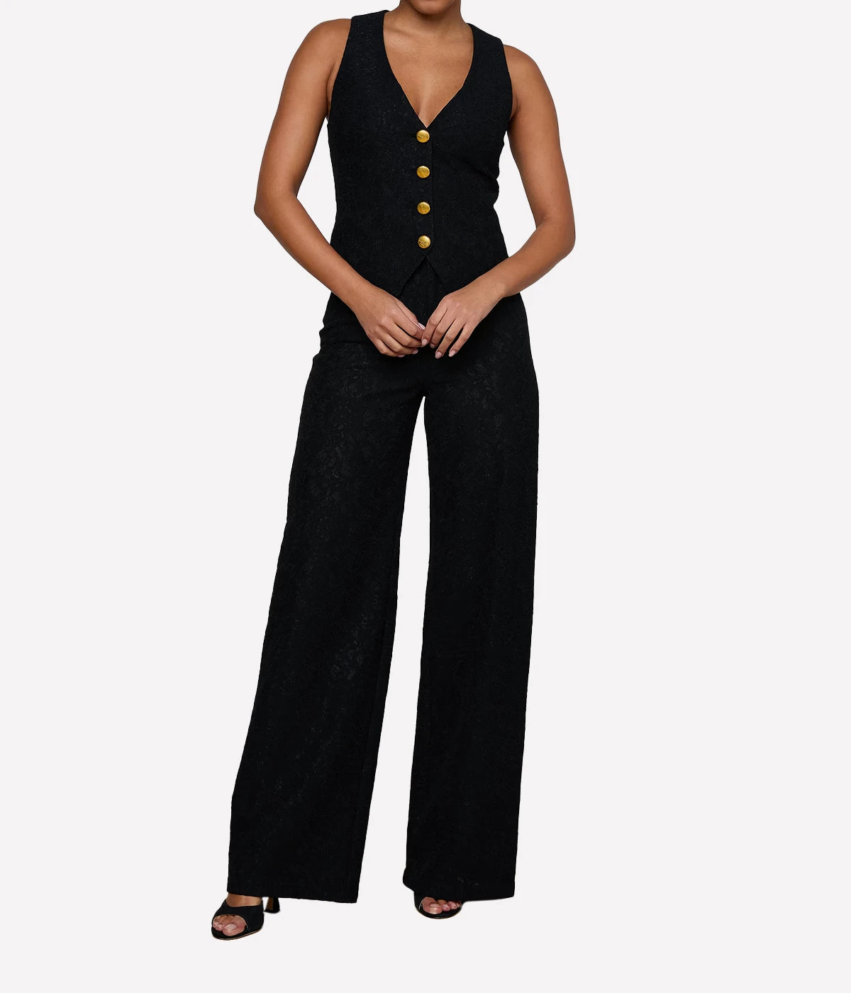 Kino Bonded Lace Vest In Black