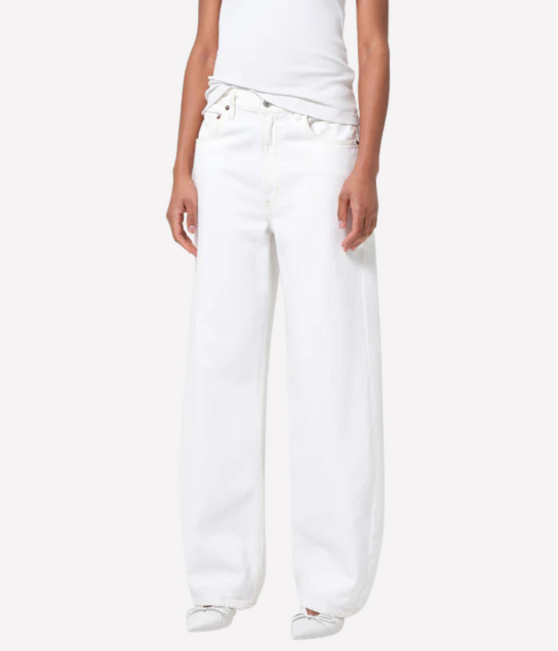 Low Curve Jean in Milkshake