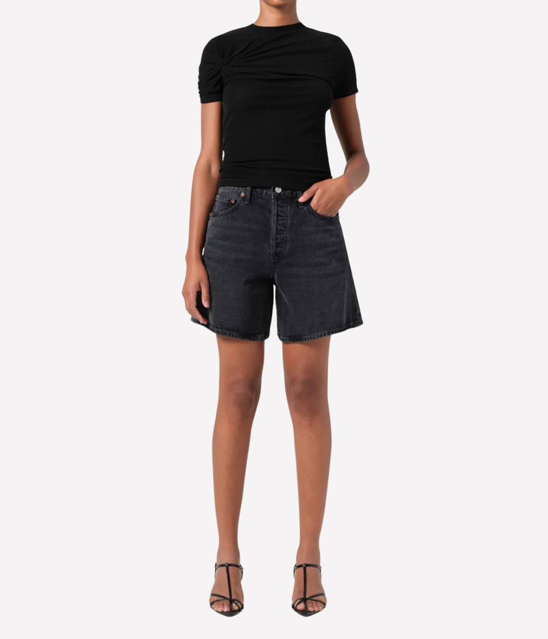 Dame Short in Hitch