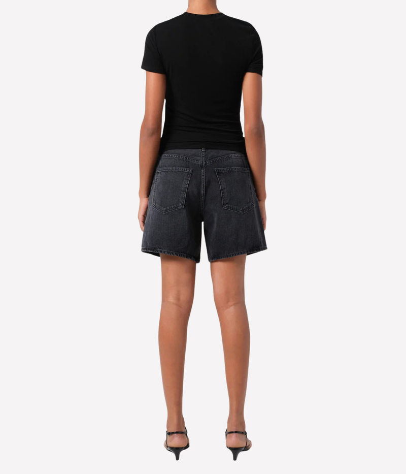 Dame Short in Hitch
