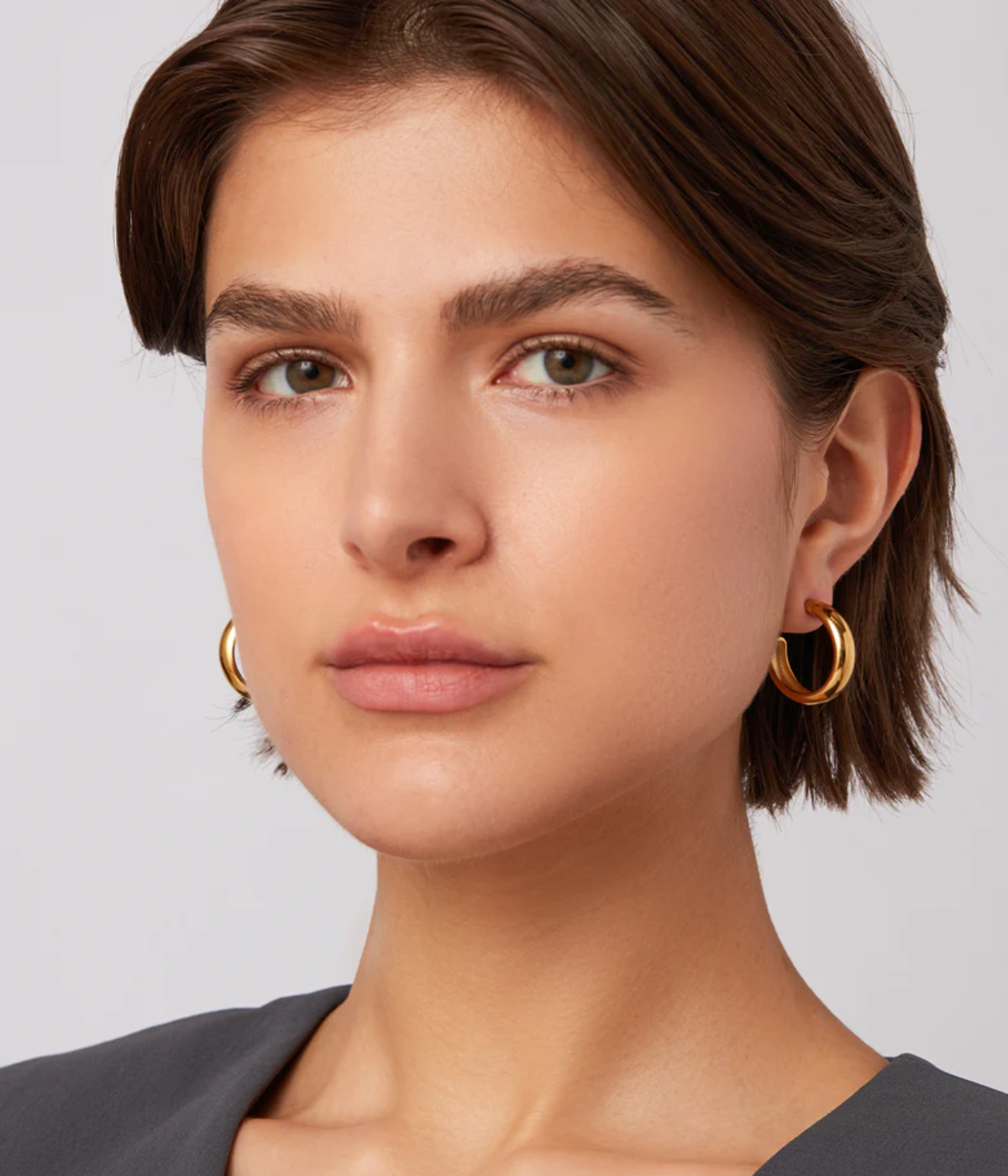 Medium Staple Hoops IN GOLD