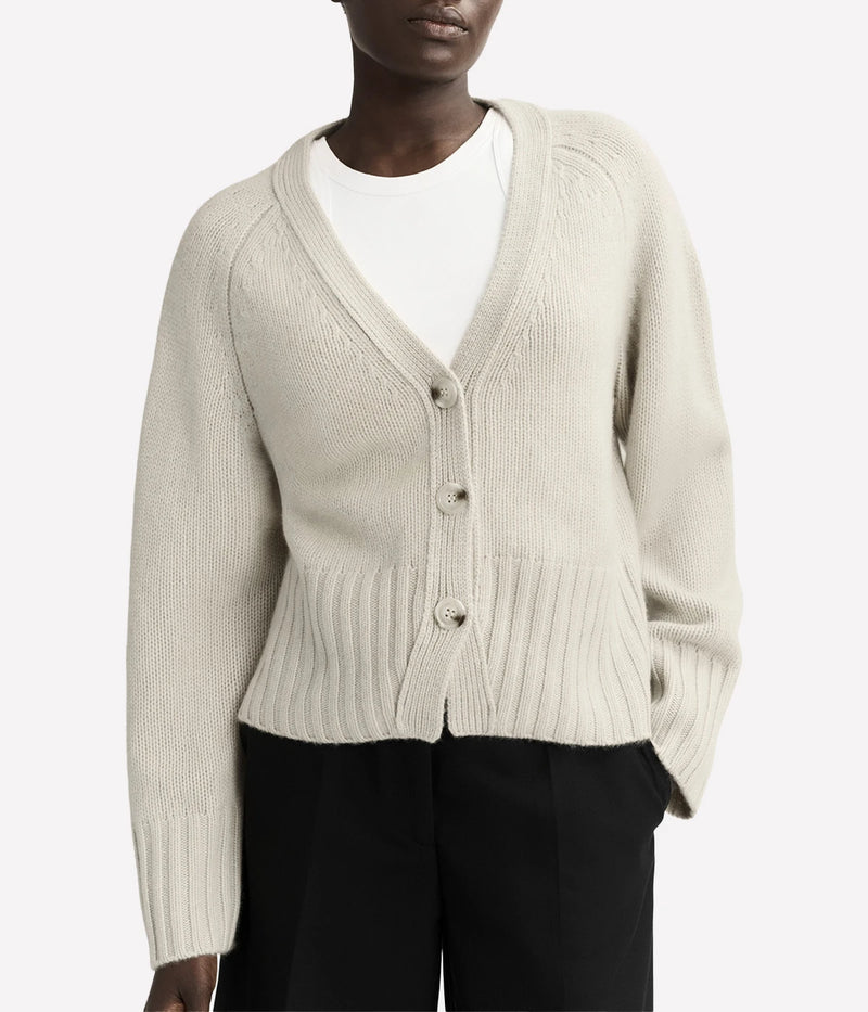 Chunky knit v-neck cashmere cardigan by Soft Goat in a relaxed fit with button-down front – luxury women’s knitwear.