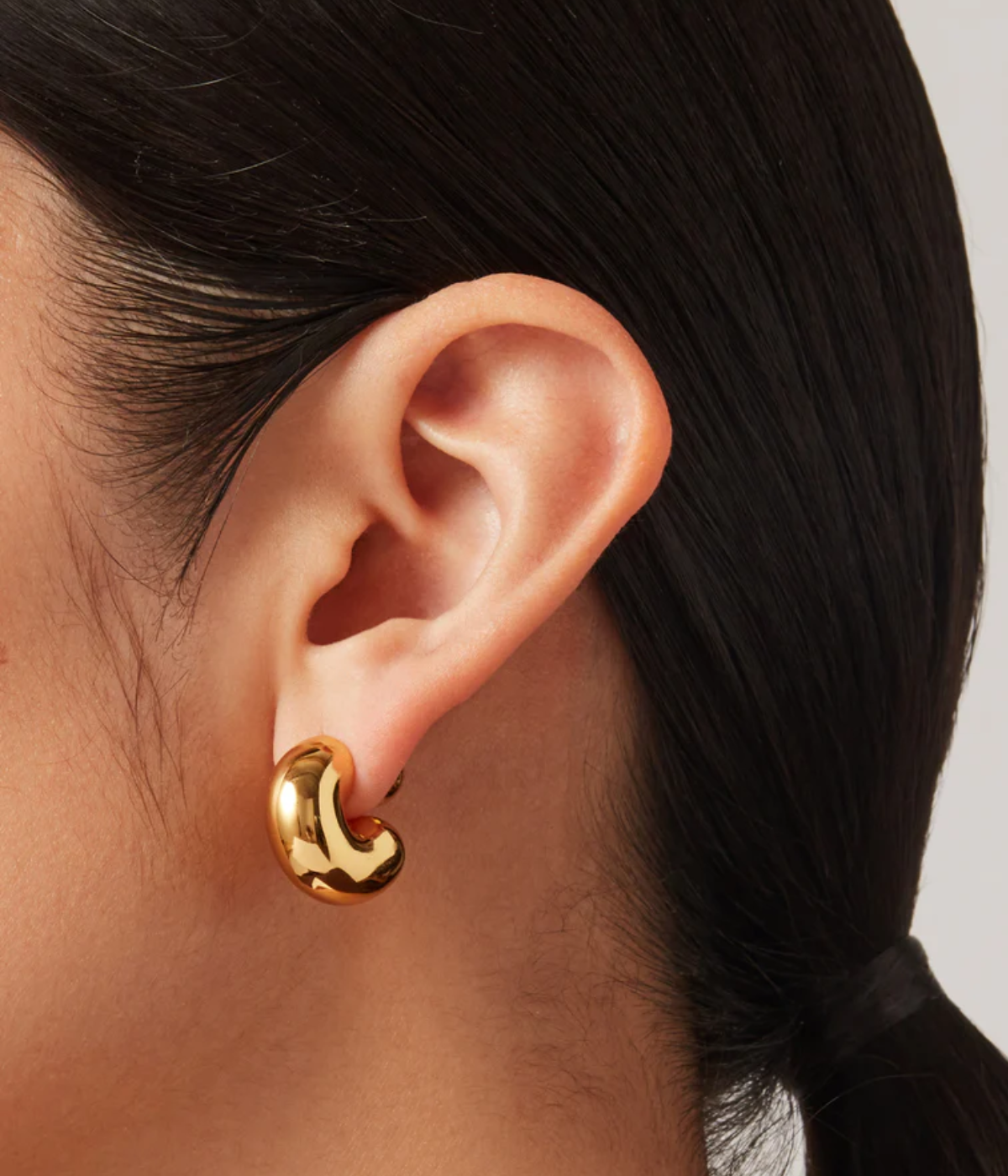 Medium Tome Hoop IN GOLD