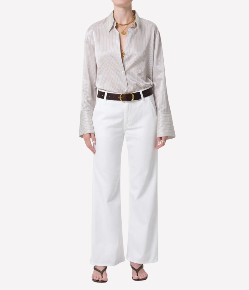 Citizens of Humanity Annina Pocket Trouser in Soft White – Full-length model view featuring a high-rise fit and relaxed wide-leg silhouette in soft white denim.