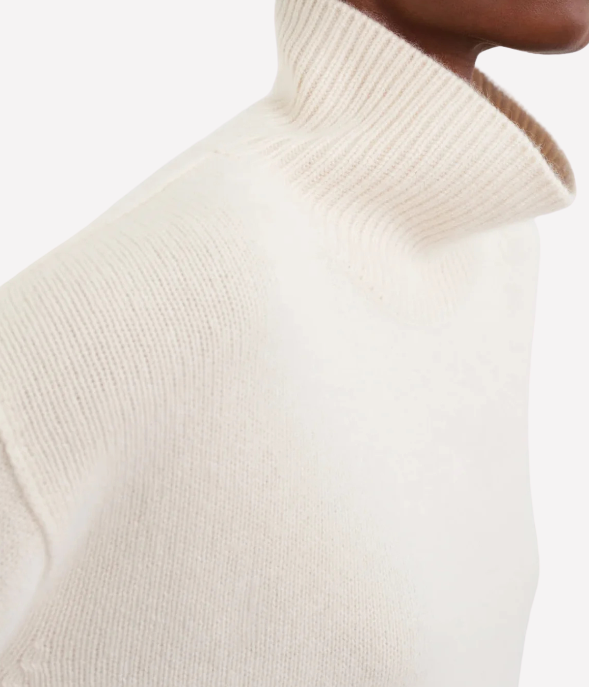 Boyfriend Turtle Neck in Feather White