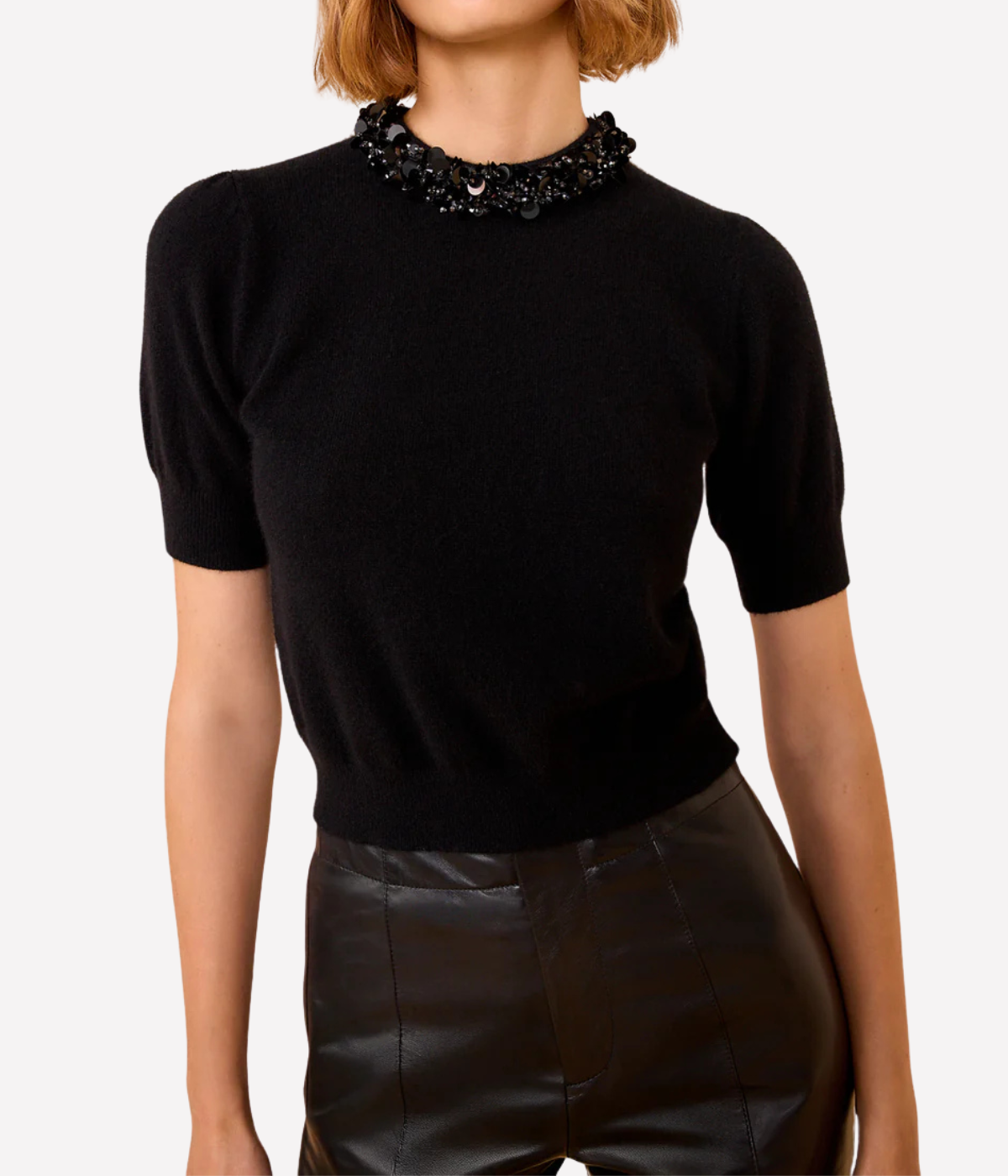 Liv Embroidered Cashmere Short Sleeve in Noir