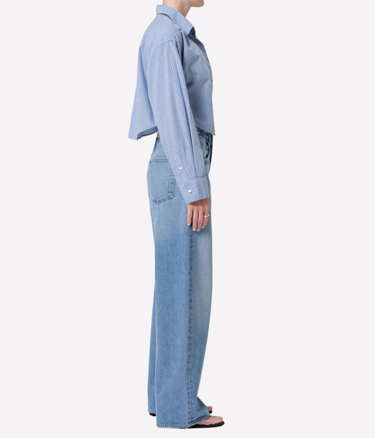 Side view of Citizens of Humanity Ayla Baggy Jean in Cupid featuring a natural-rise waist and easy-fitting baggy shape.