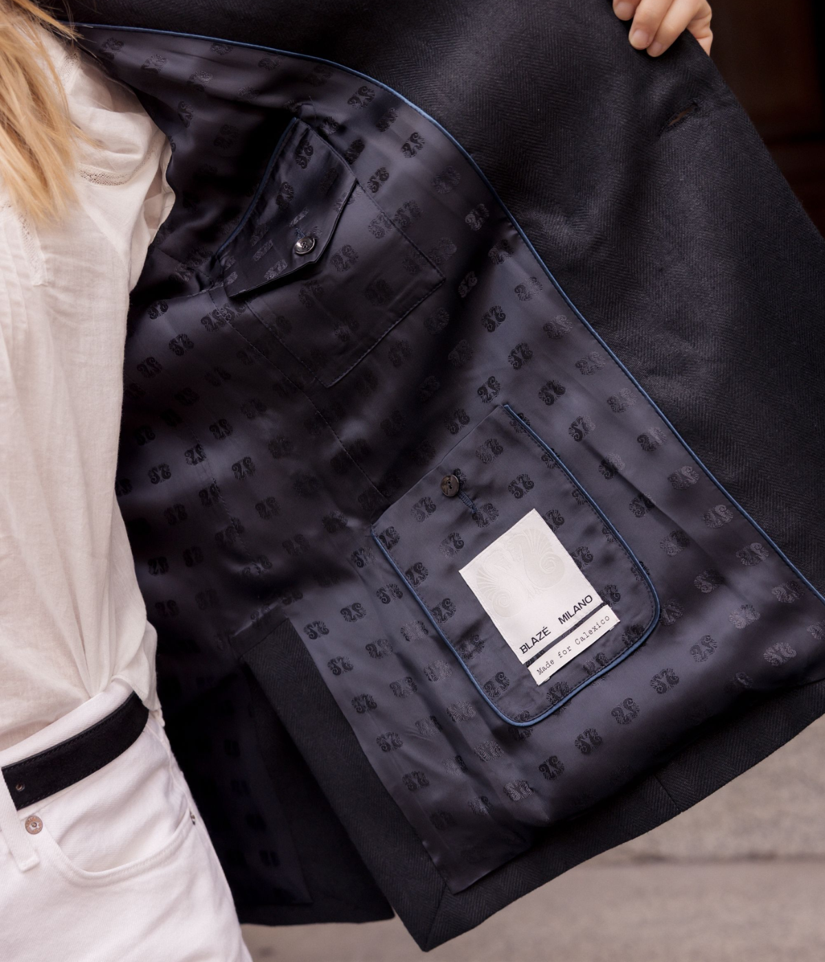 Clarity Everynight Blazer in Black Linen