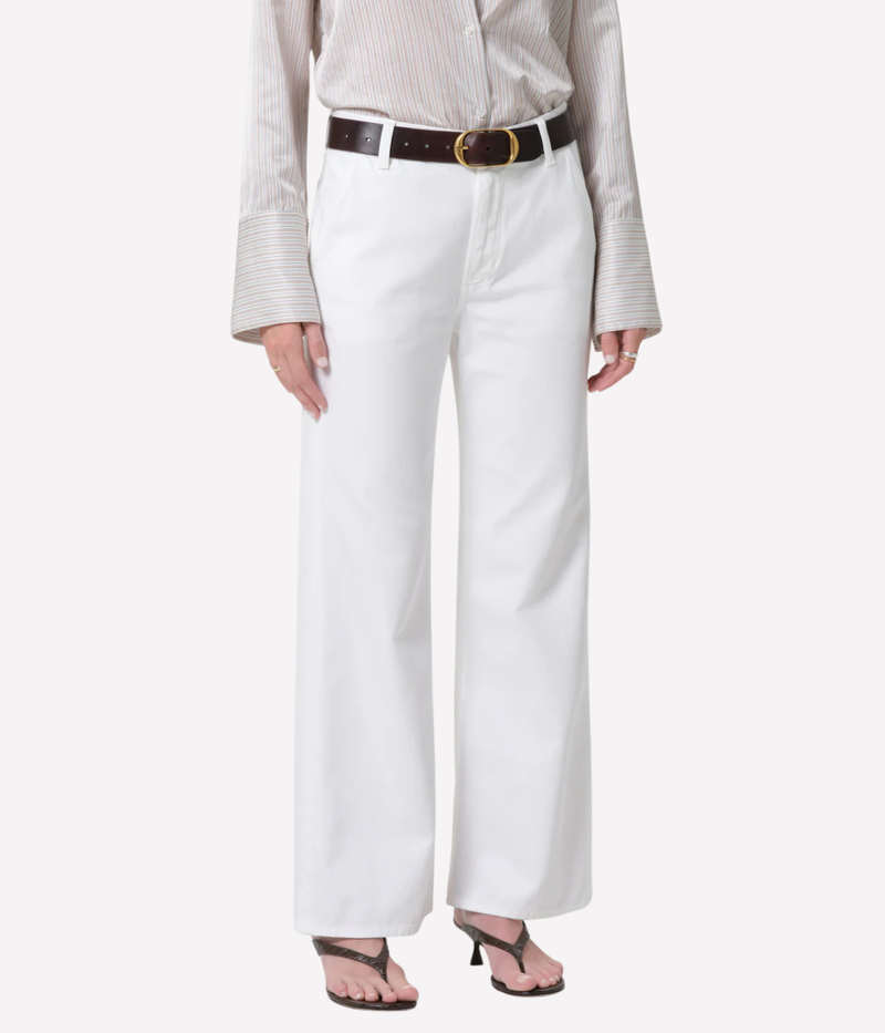 Citizens of Humanity Annina Pocket Trouser in Soft White – half-length angled view on model highlighting the high-rise waist and relaxed wide-leg silhouette.