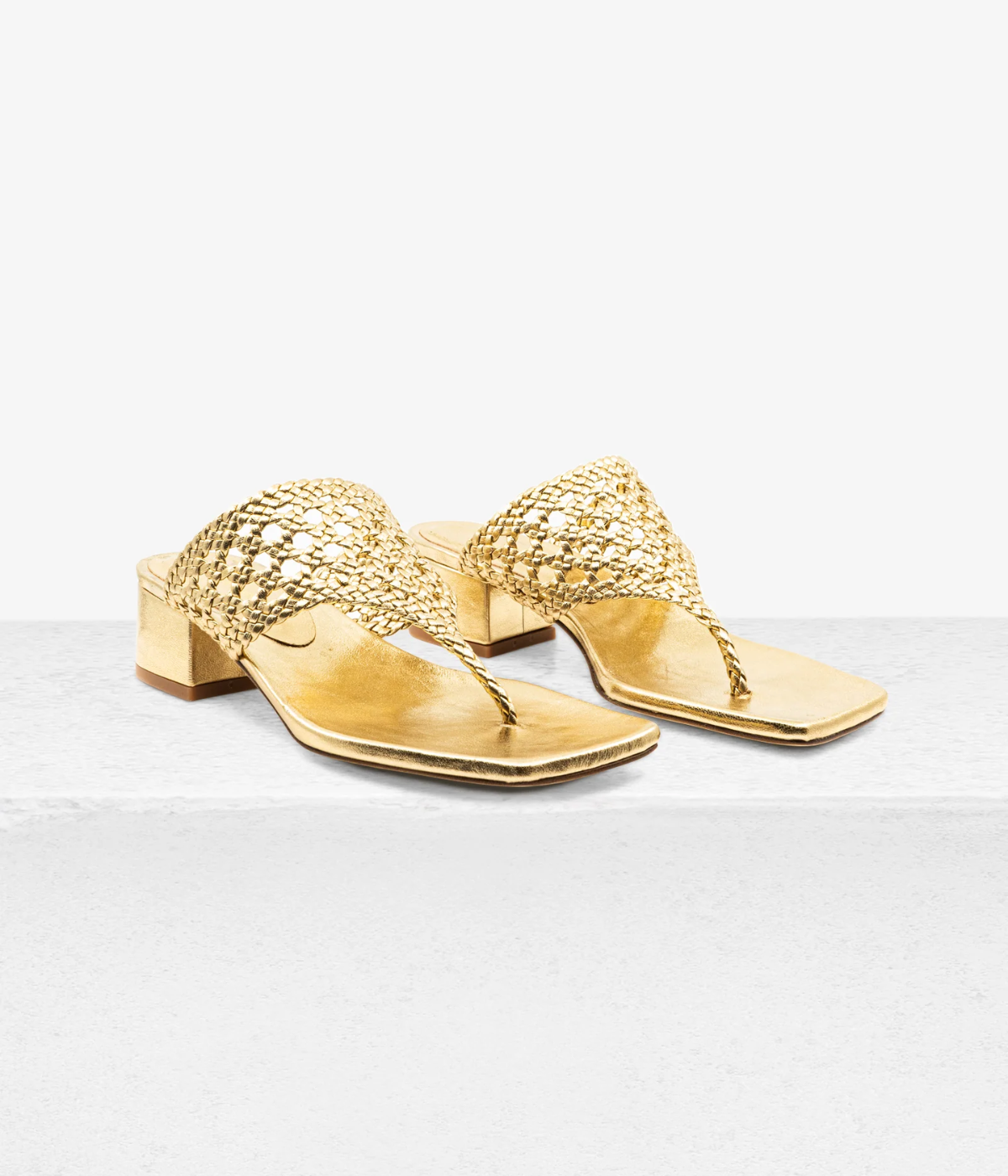 Brenda Heel in Gold