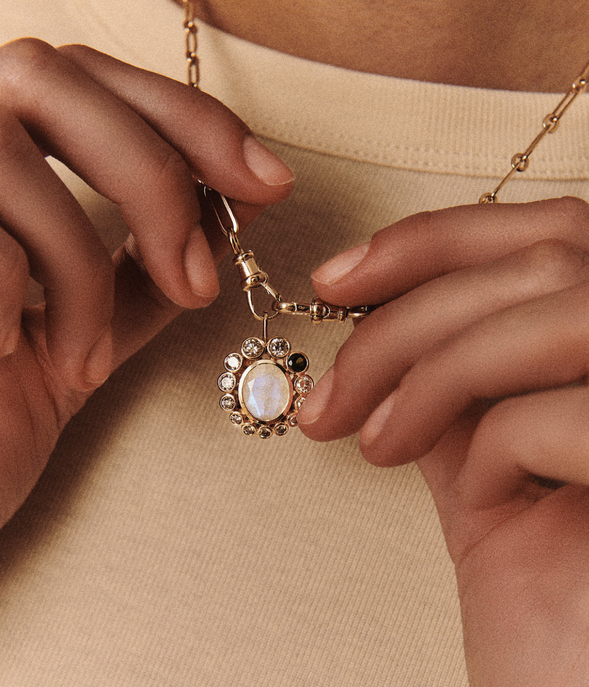 Jasmine Necklace in Diamond