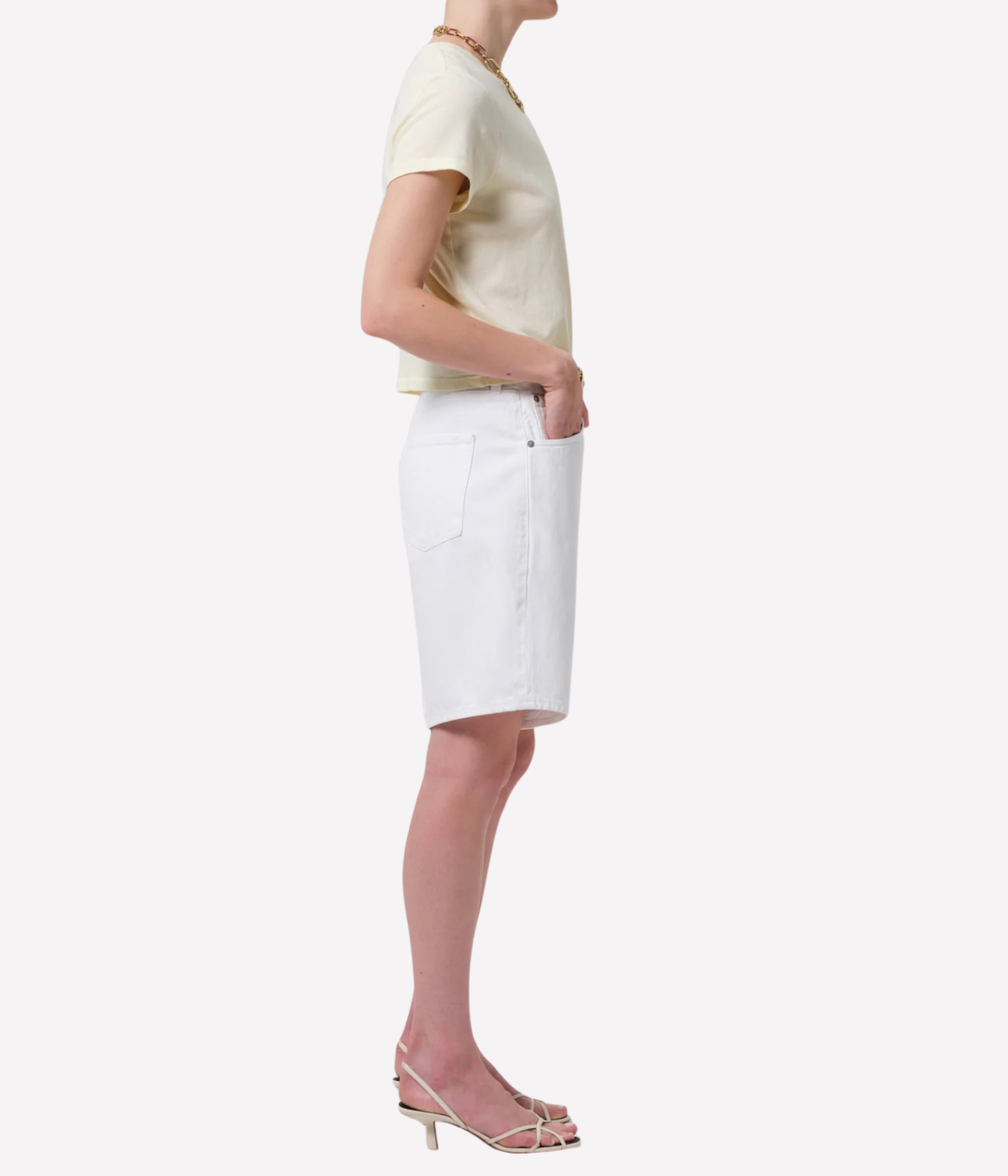 Side view of Citizens of Humanity Ayla Short in Serene featuring a comfortable fit and versatile length.