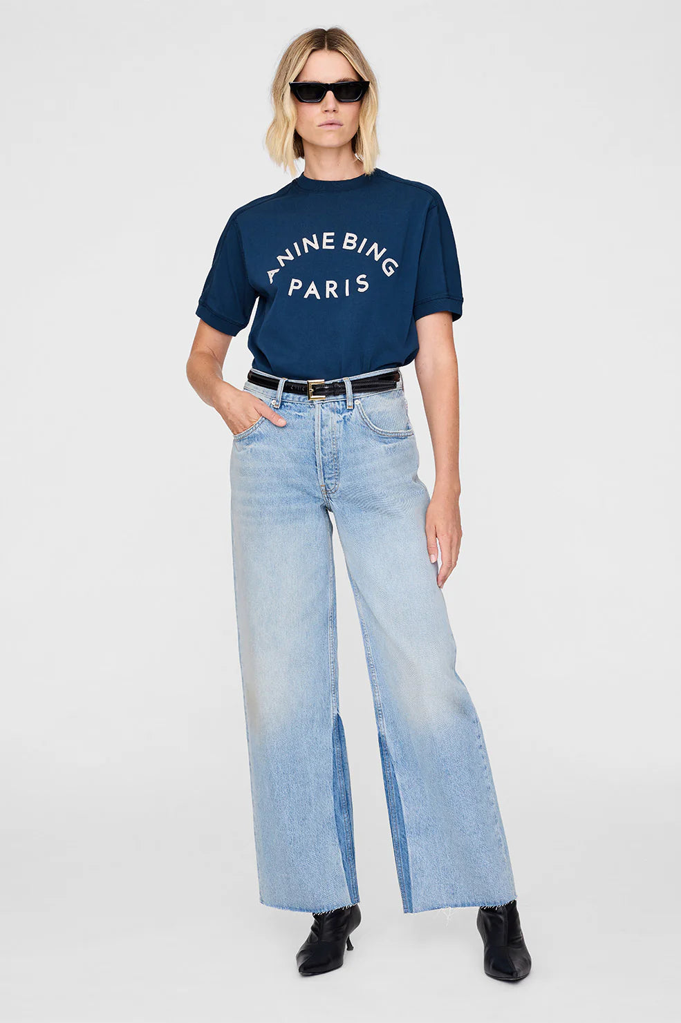 Jaylin Paris Tee in Dark Blue